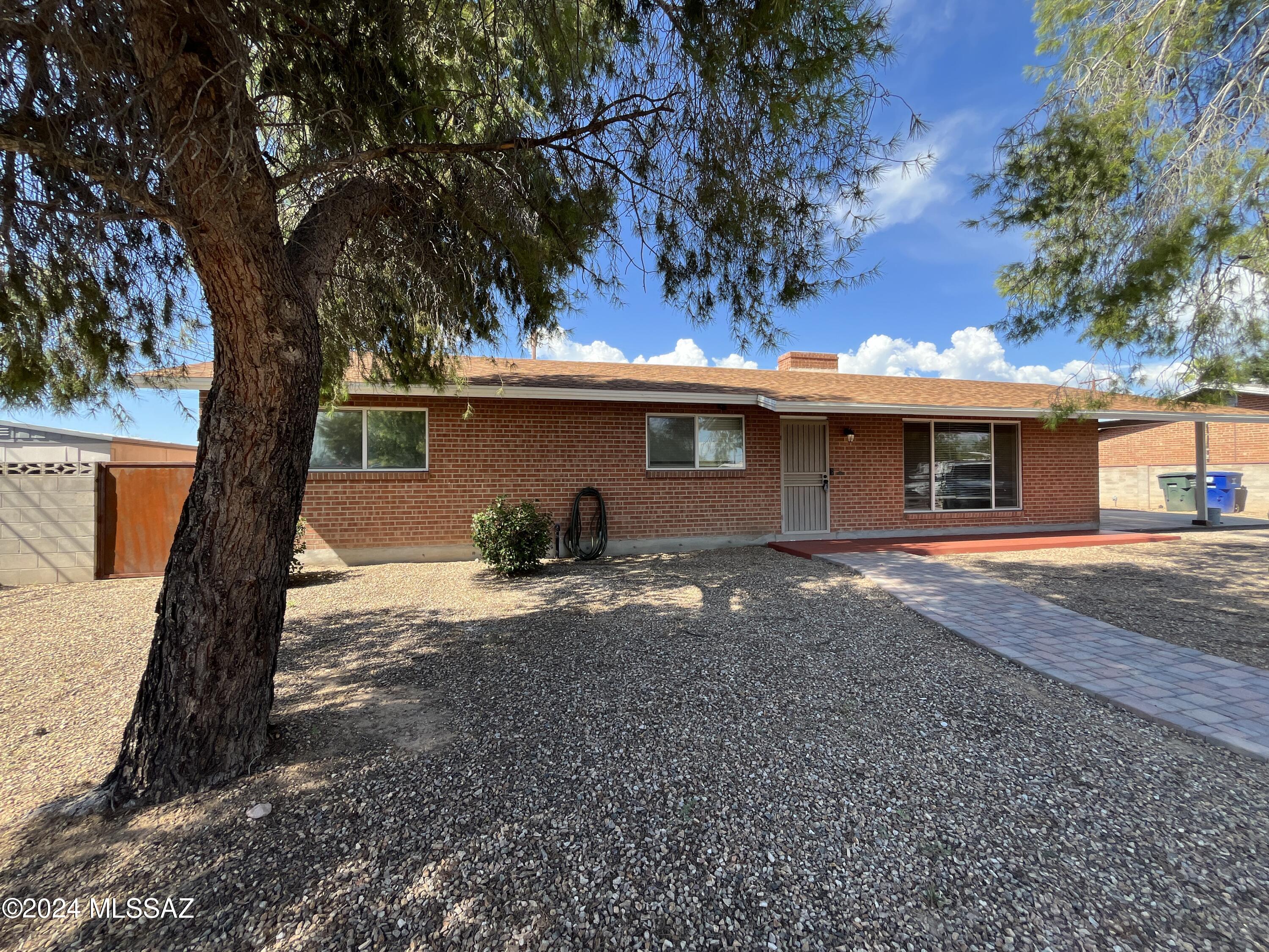 5501 E Spring Street