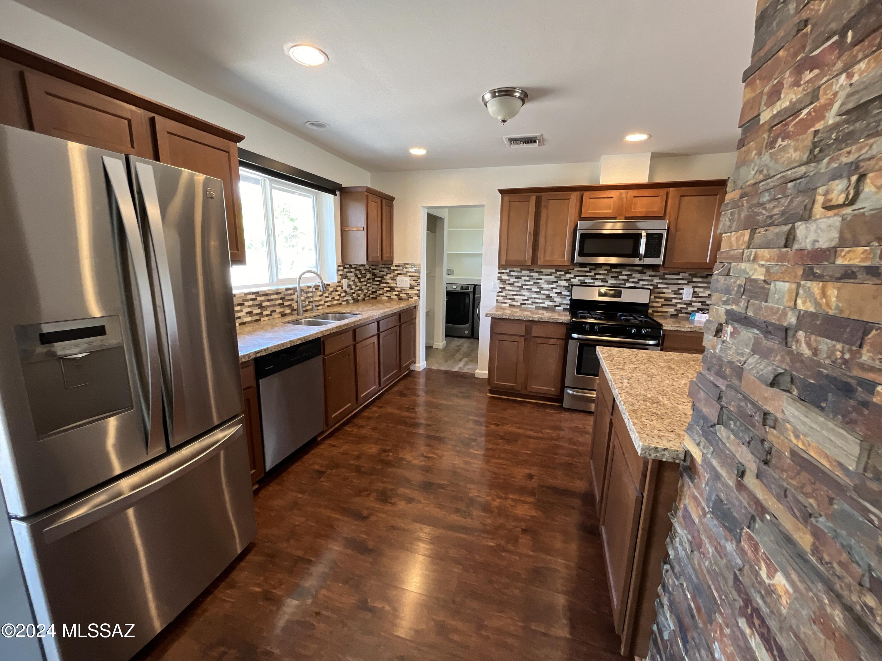 5501 E Spring Street