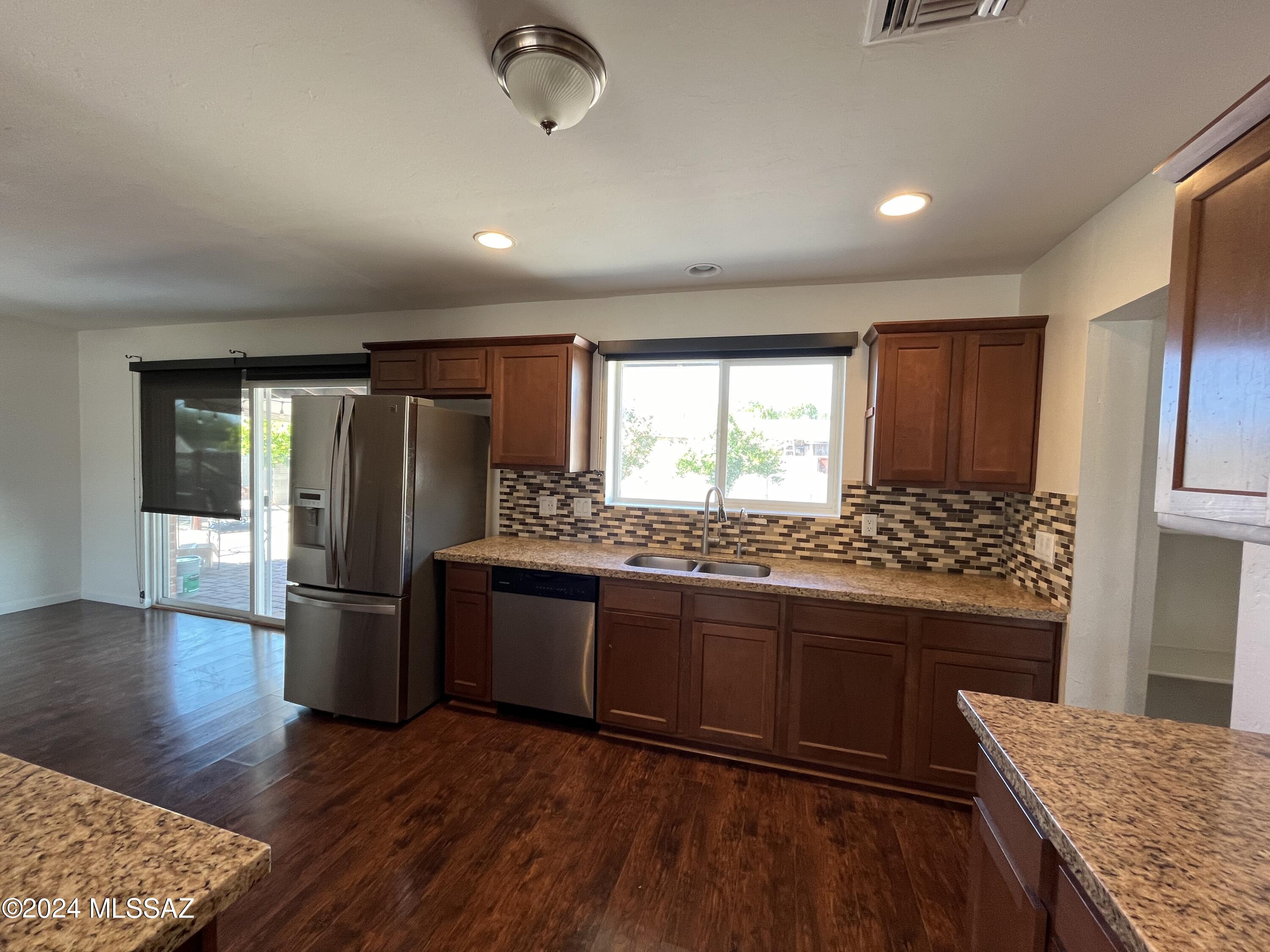 5501 E Spring Street