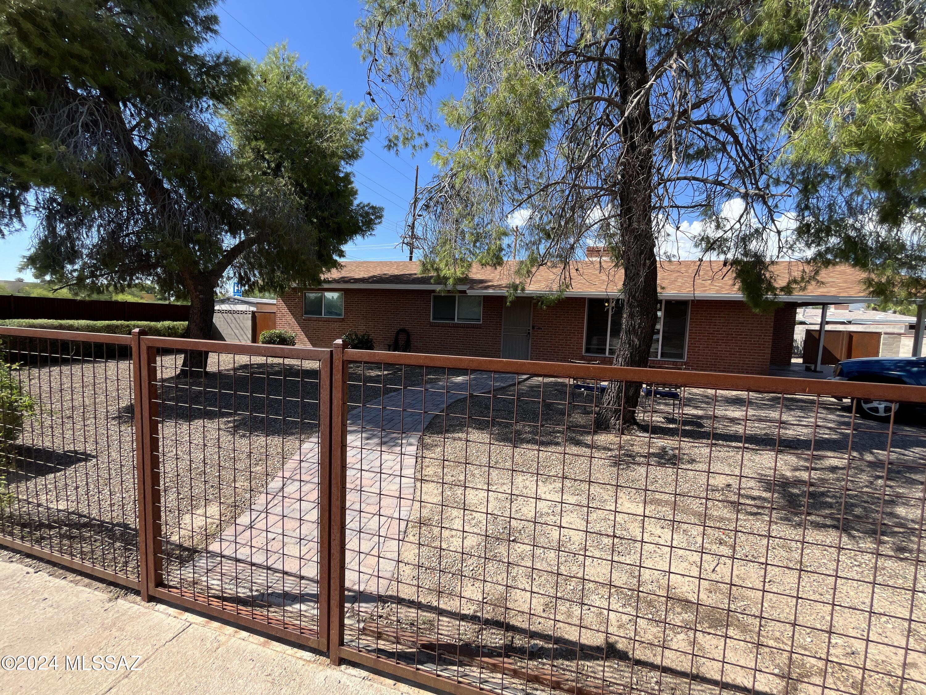 5501 E Spring Street