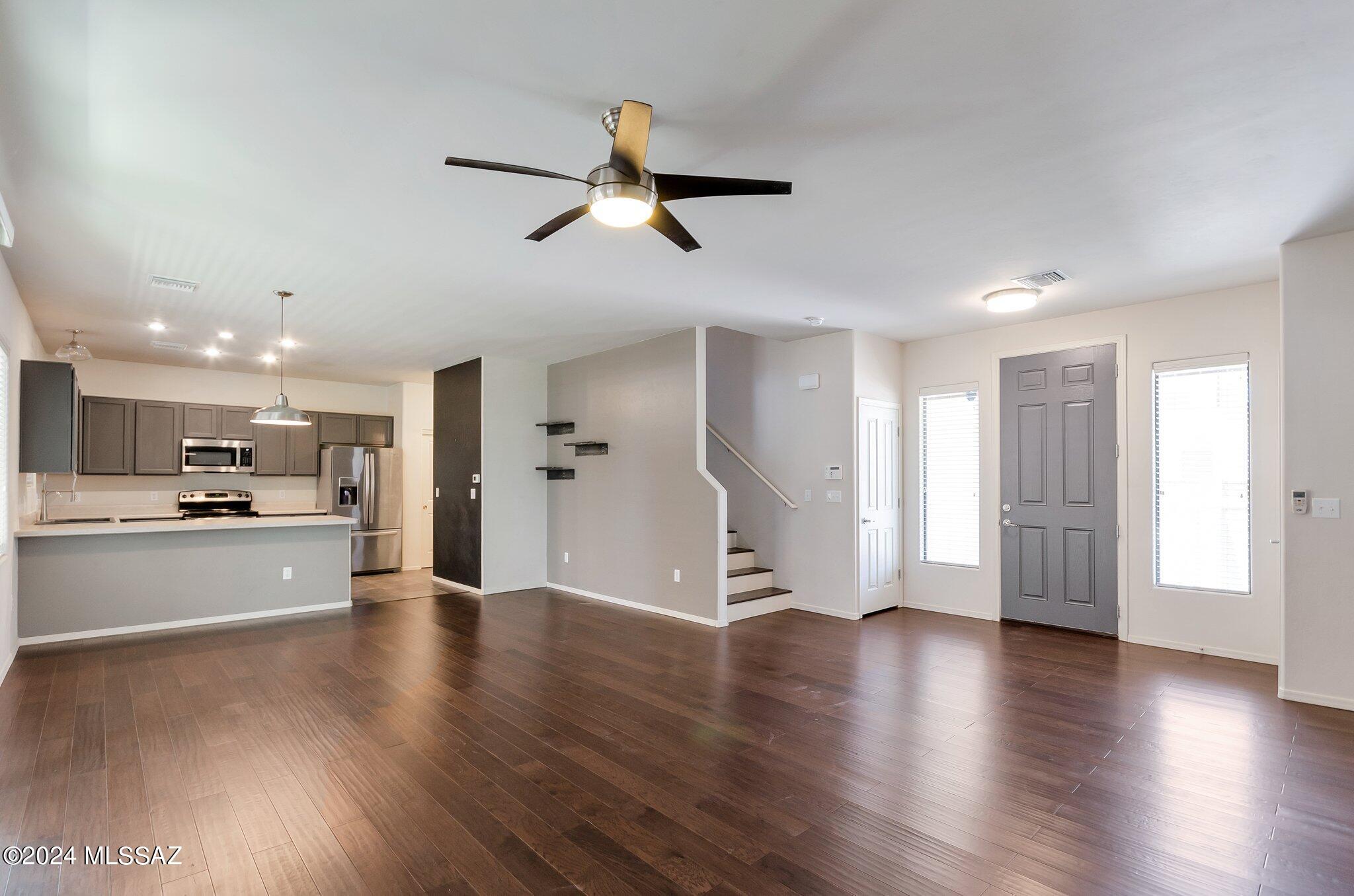 4198 N Stone Cliff Drive