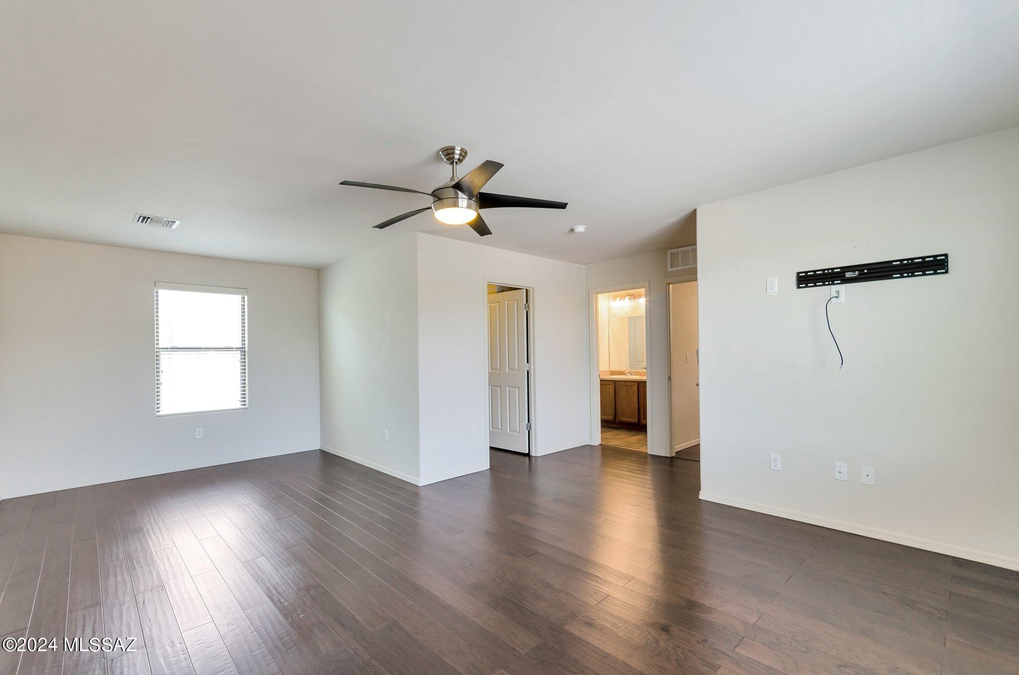 4198 N Stone Cliff Drive