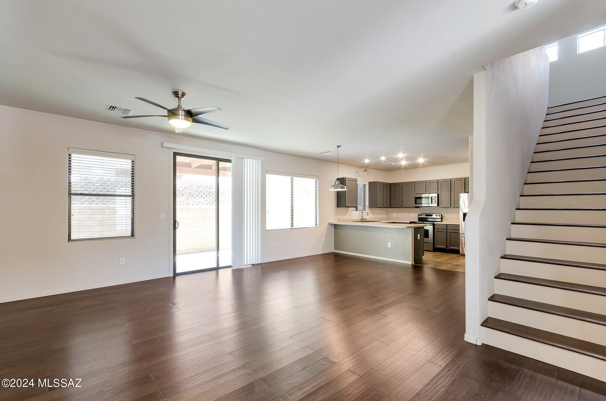 4198 N Stone Cliff Drive