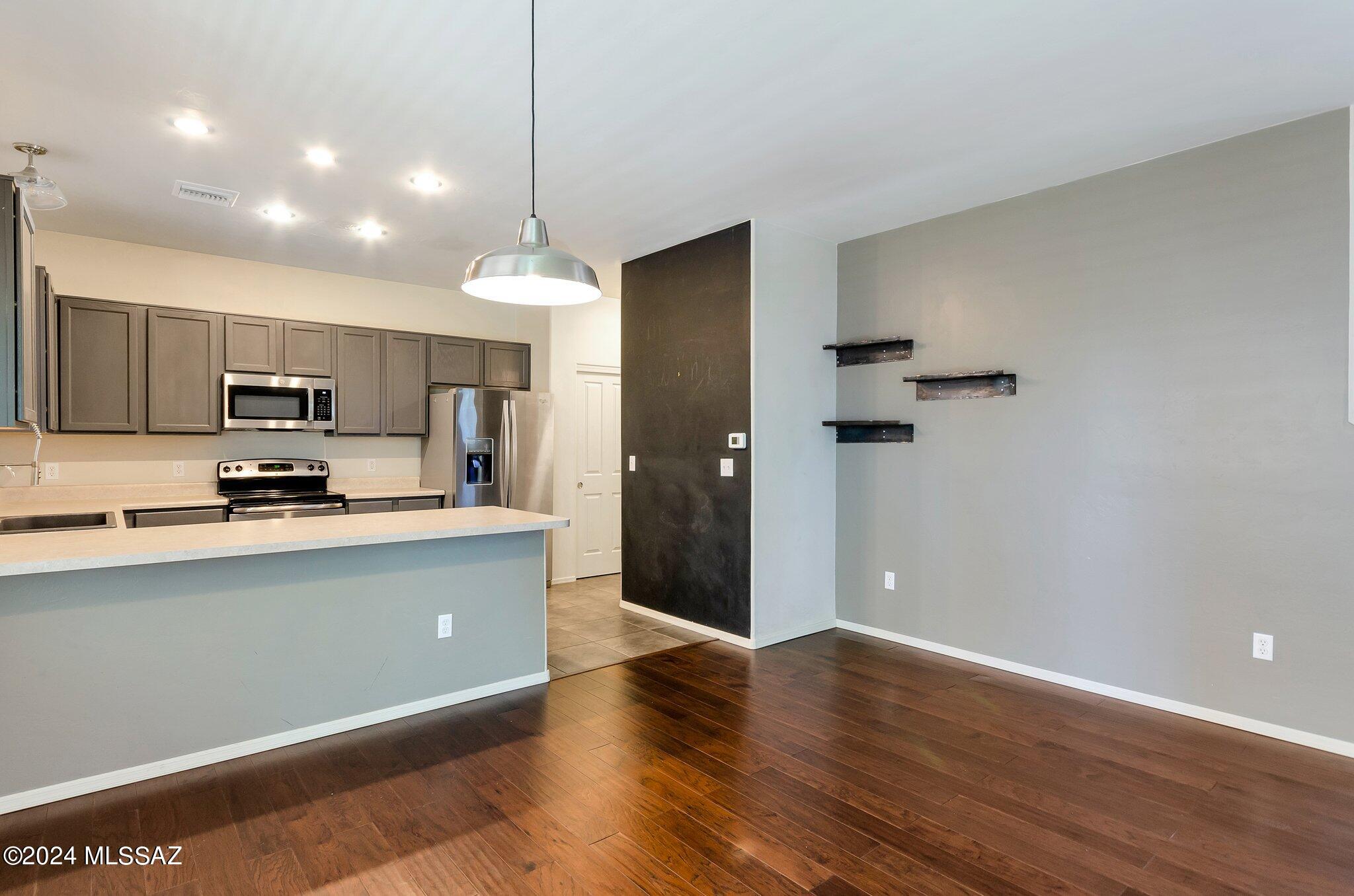 4198 N Stone Cliff Drive