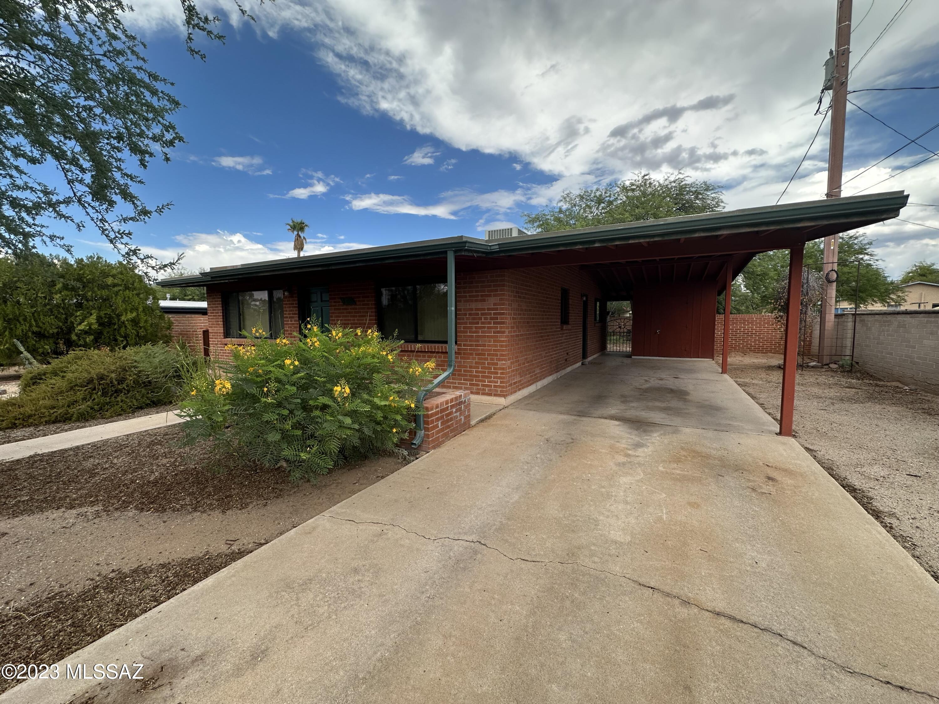 1620 N Camilla Boulevard