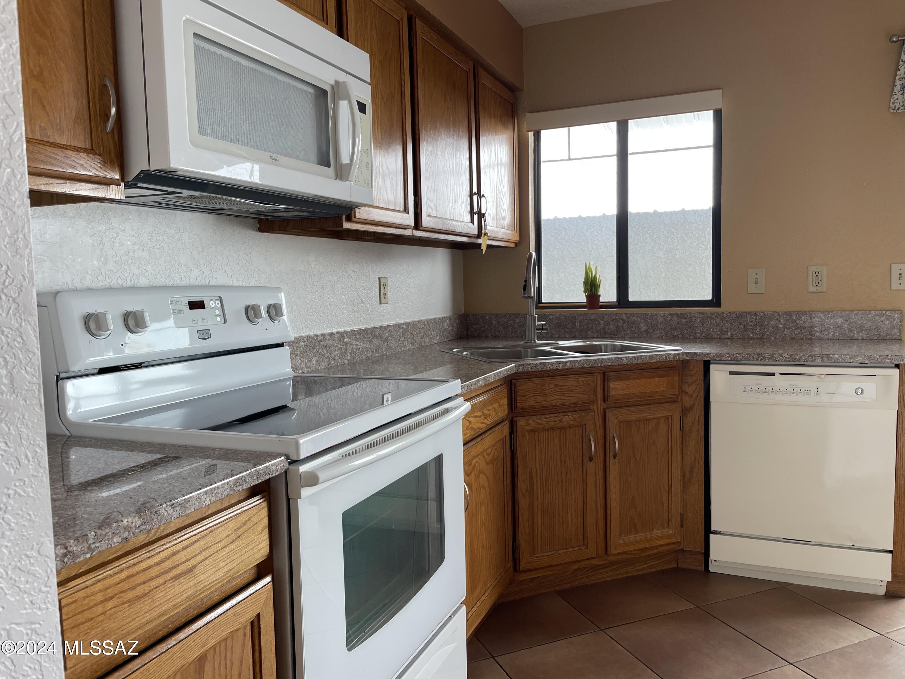 5573 N Crystal Mist Place