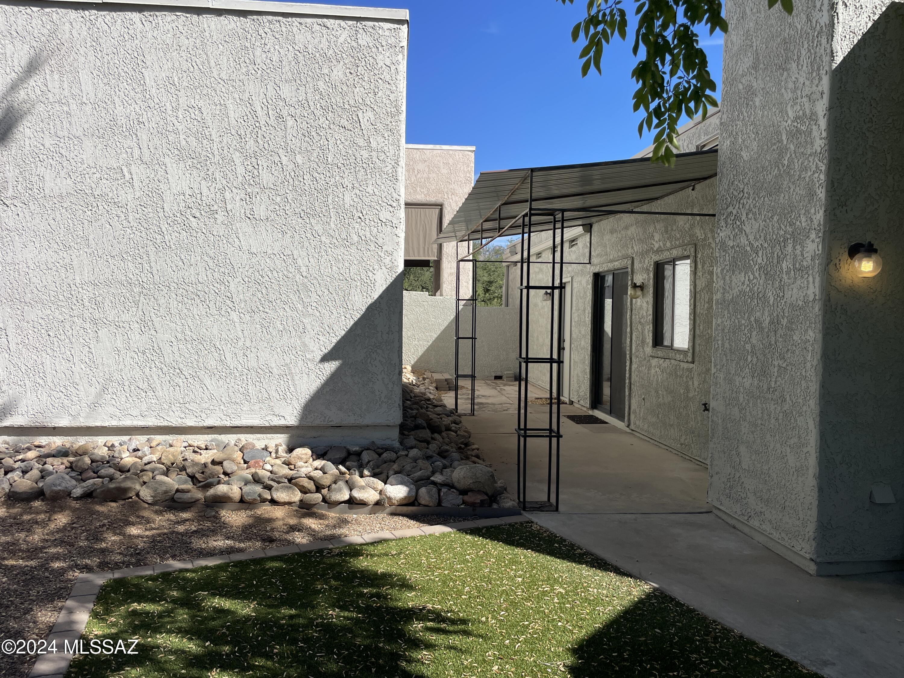 5573 N Crystal Mist Place