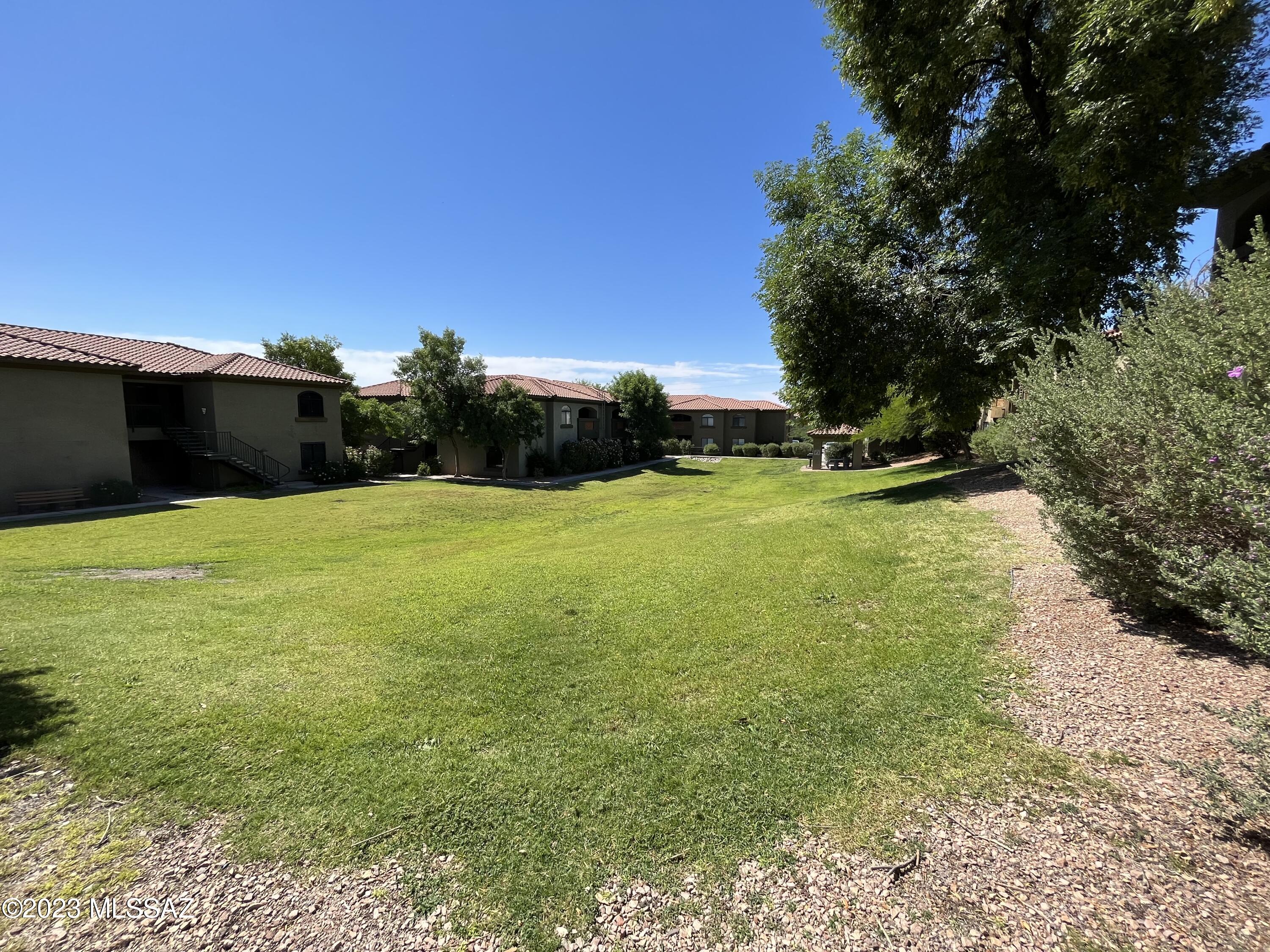 5751 N KOLB Road Unit: 40103