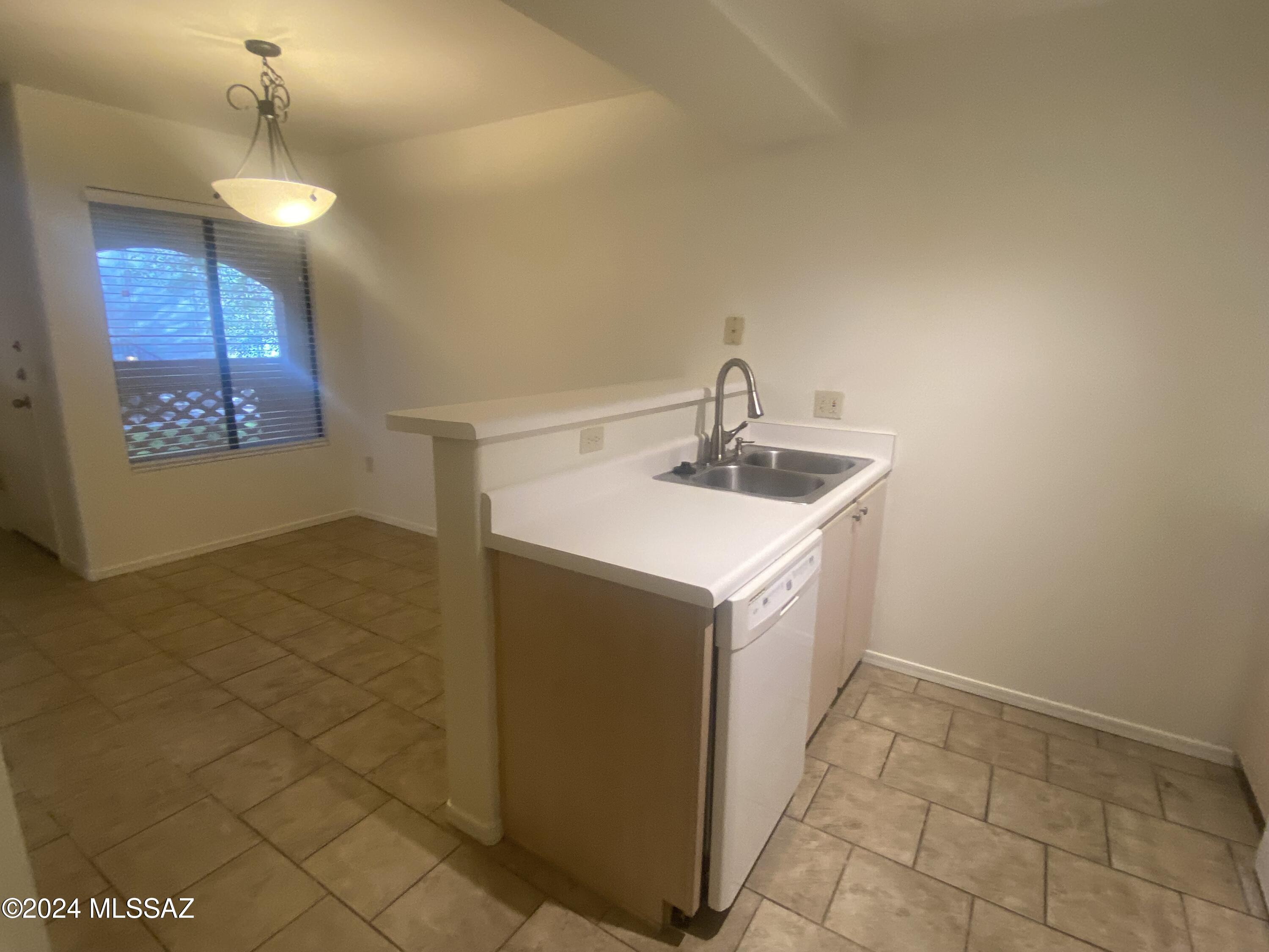 5751 N Kolb Road Unit: 21207