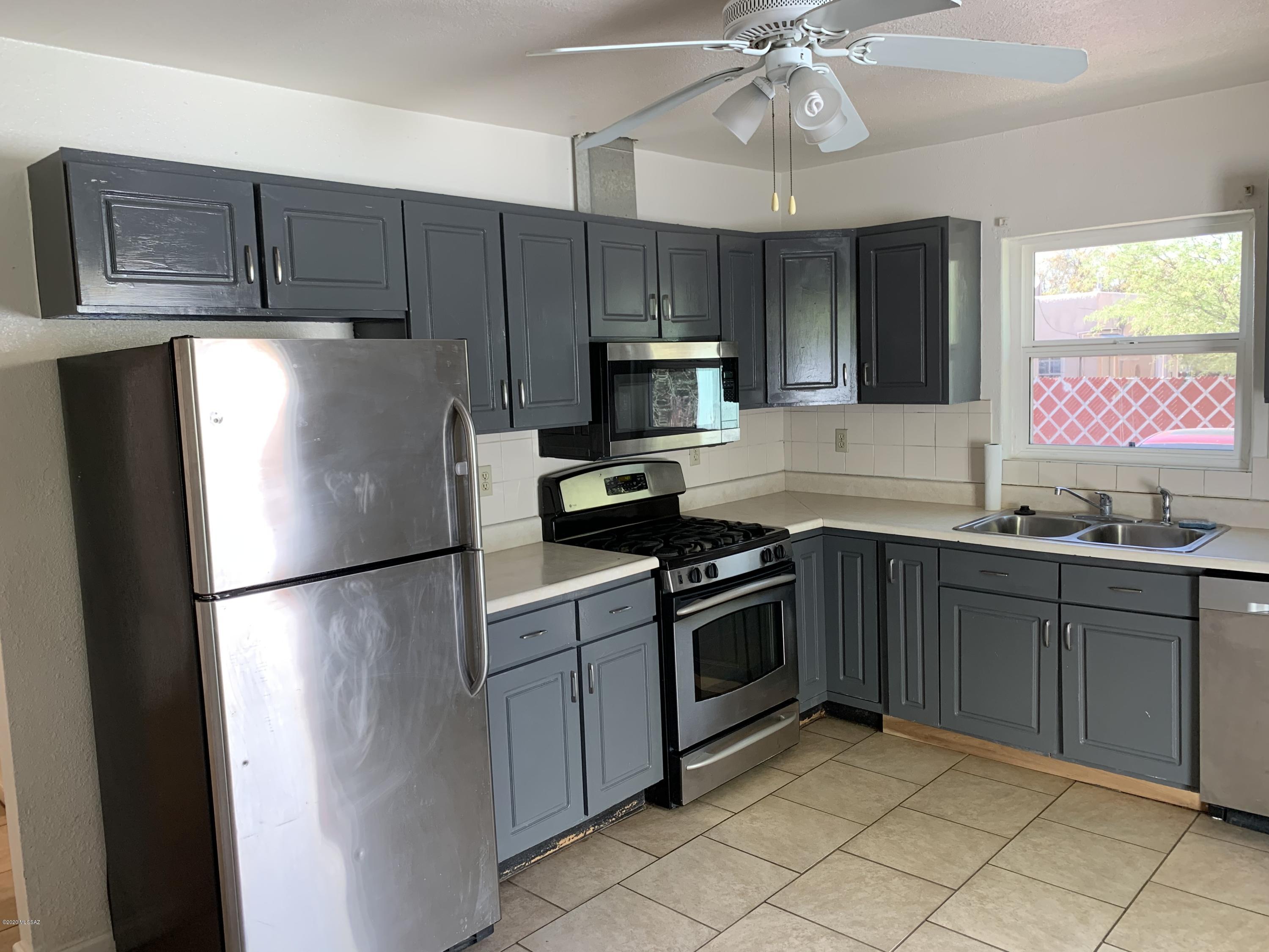 1005 E Water Street Unit: 2