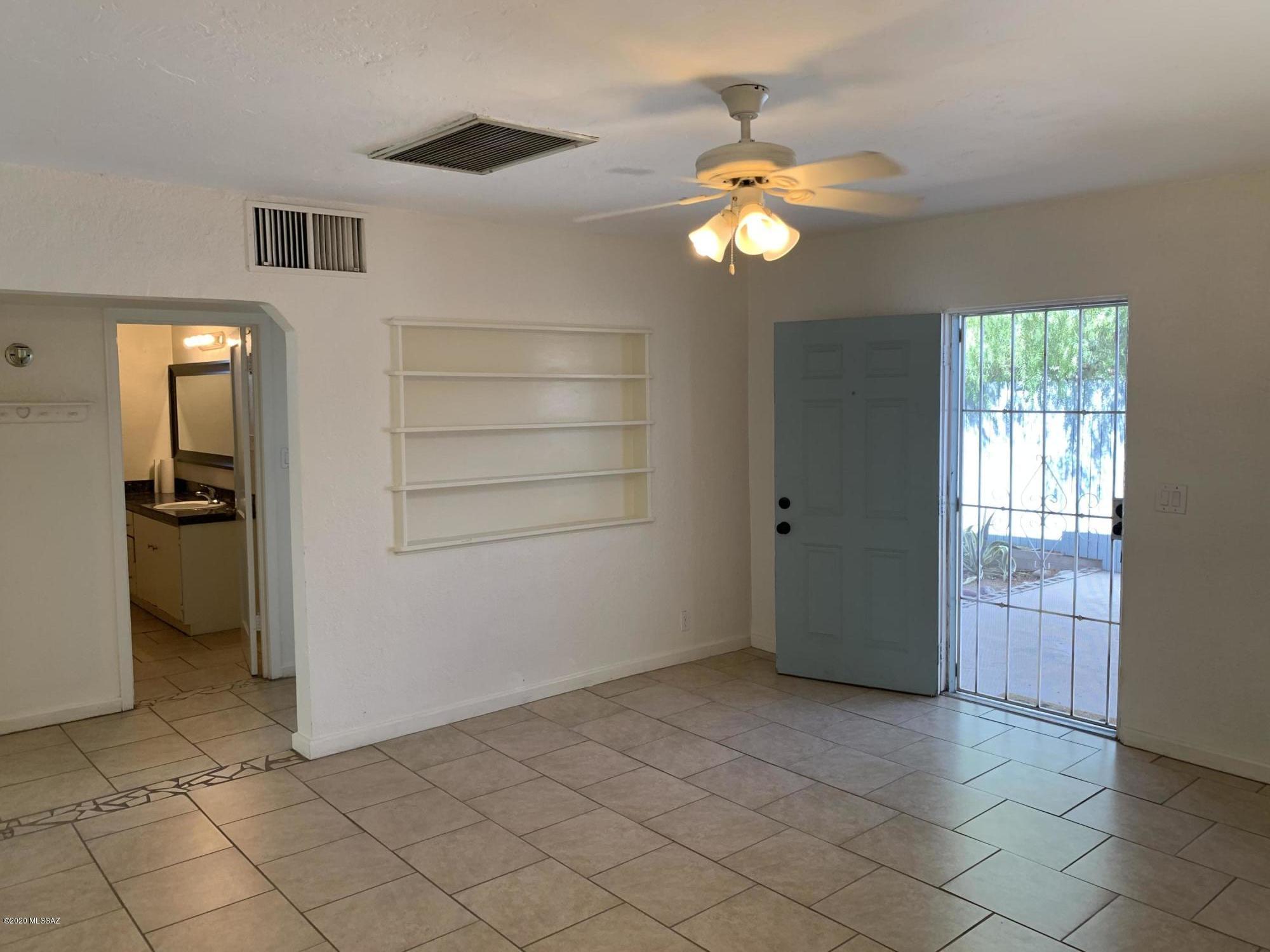 1005 E Water Street Unit: 2