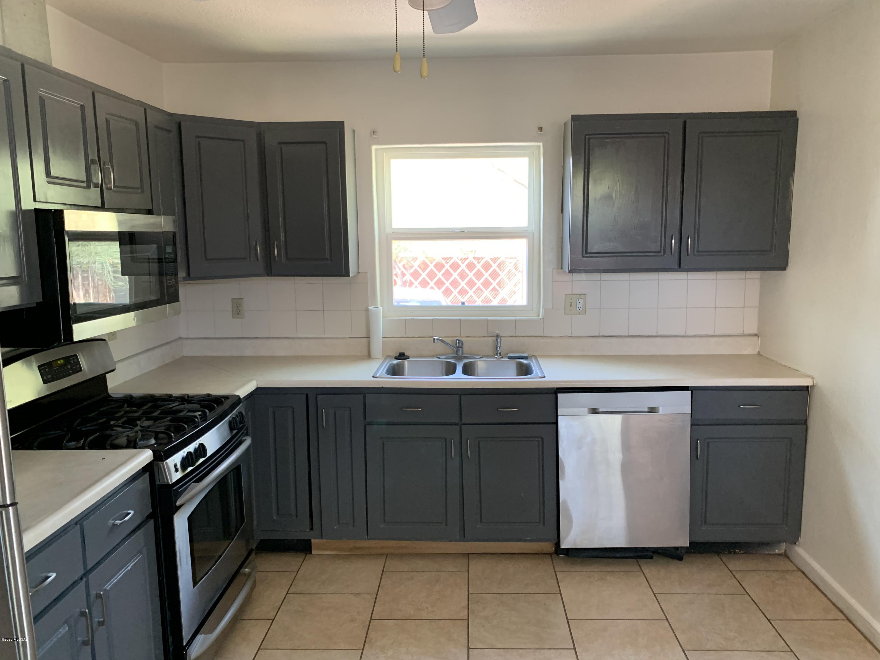 1005 E Water Street Unit: 2