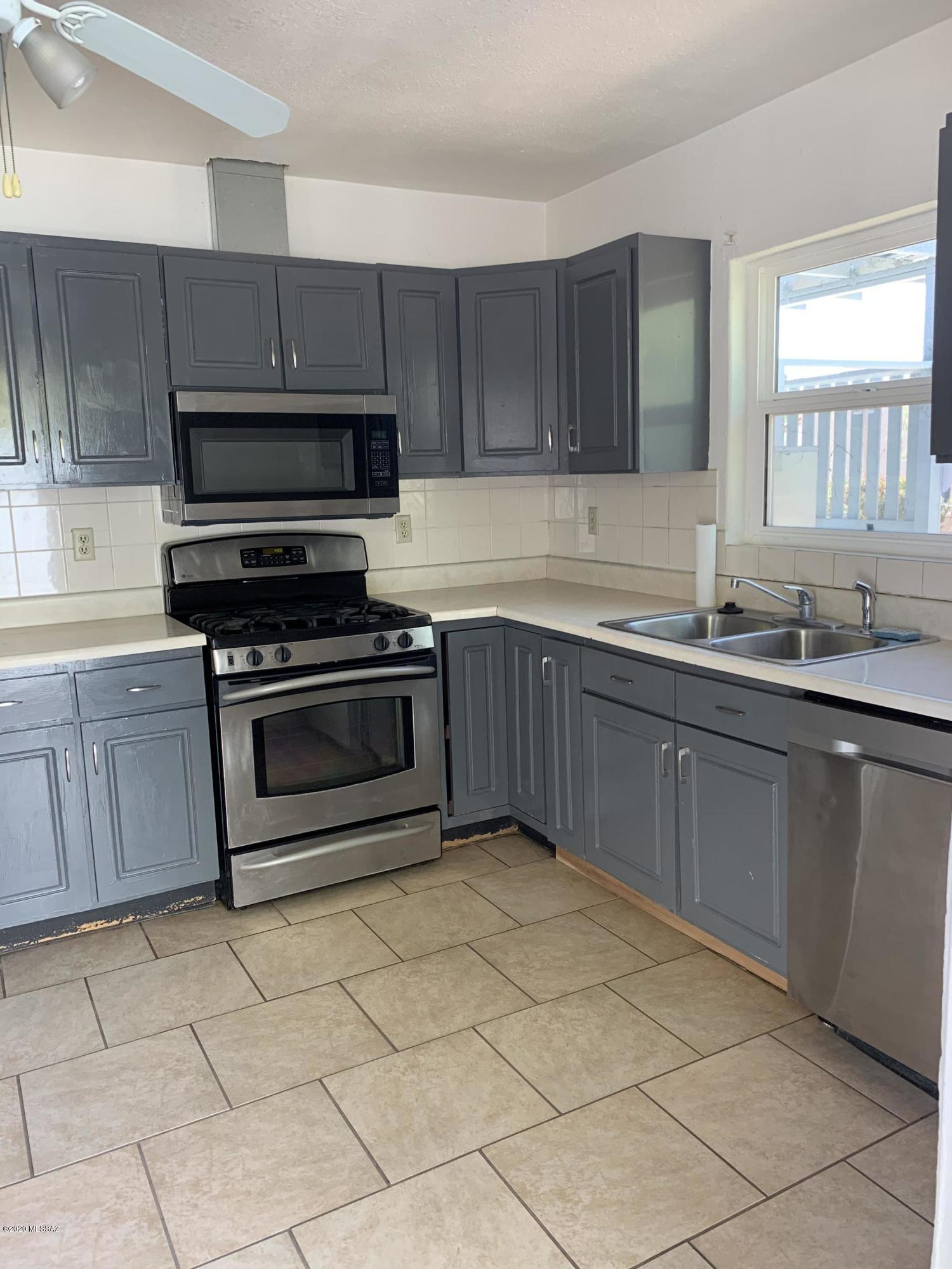 1005 E Water Street Unit: 2