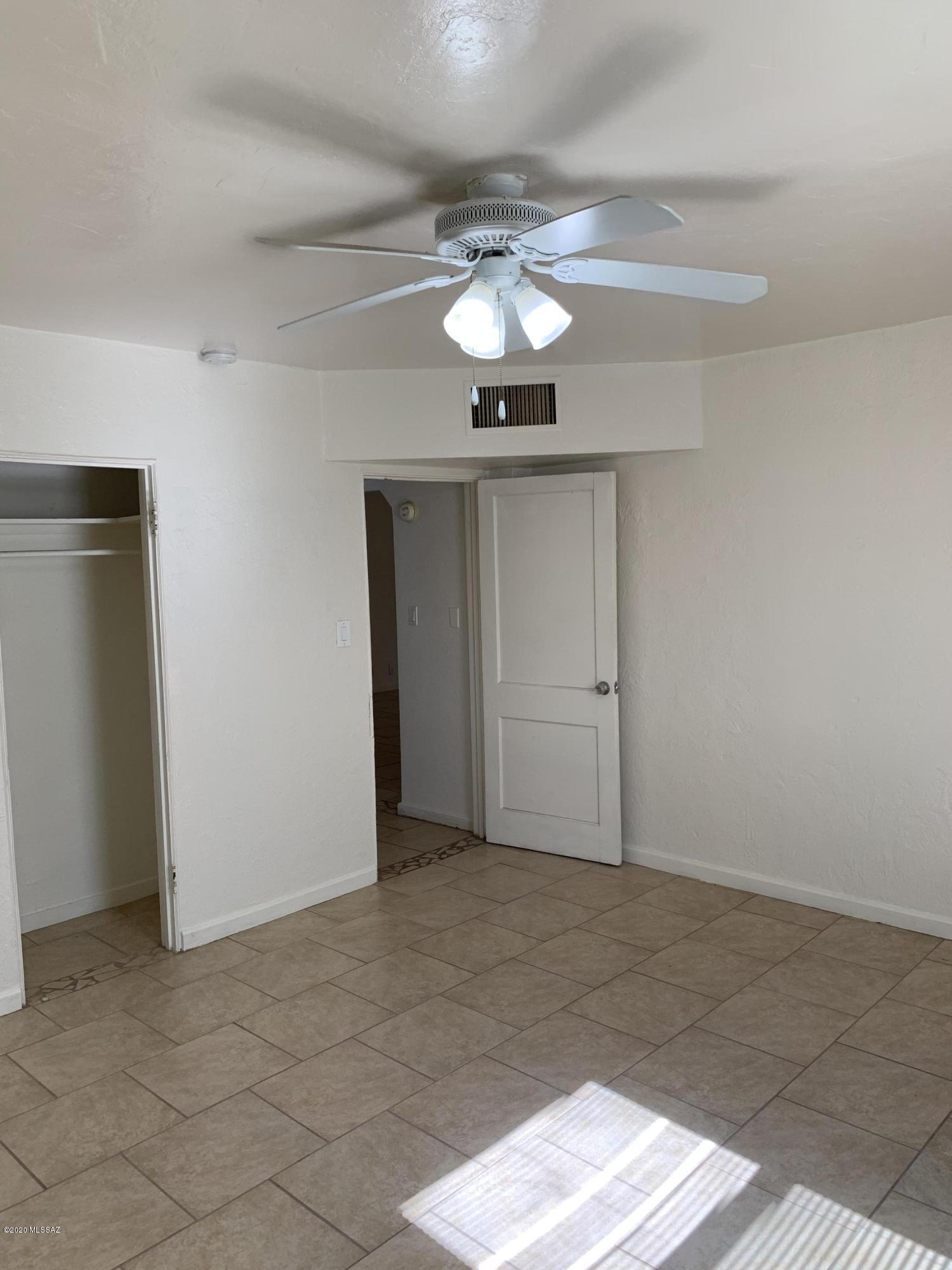 1005 E Water Street Unit: 2