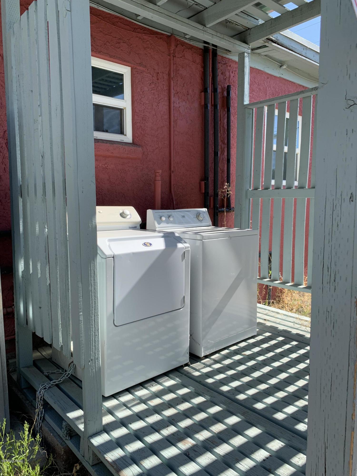 1005 E Water Street Unit: 2