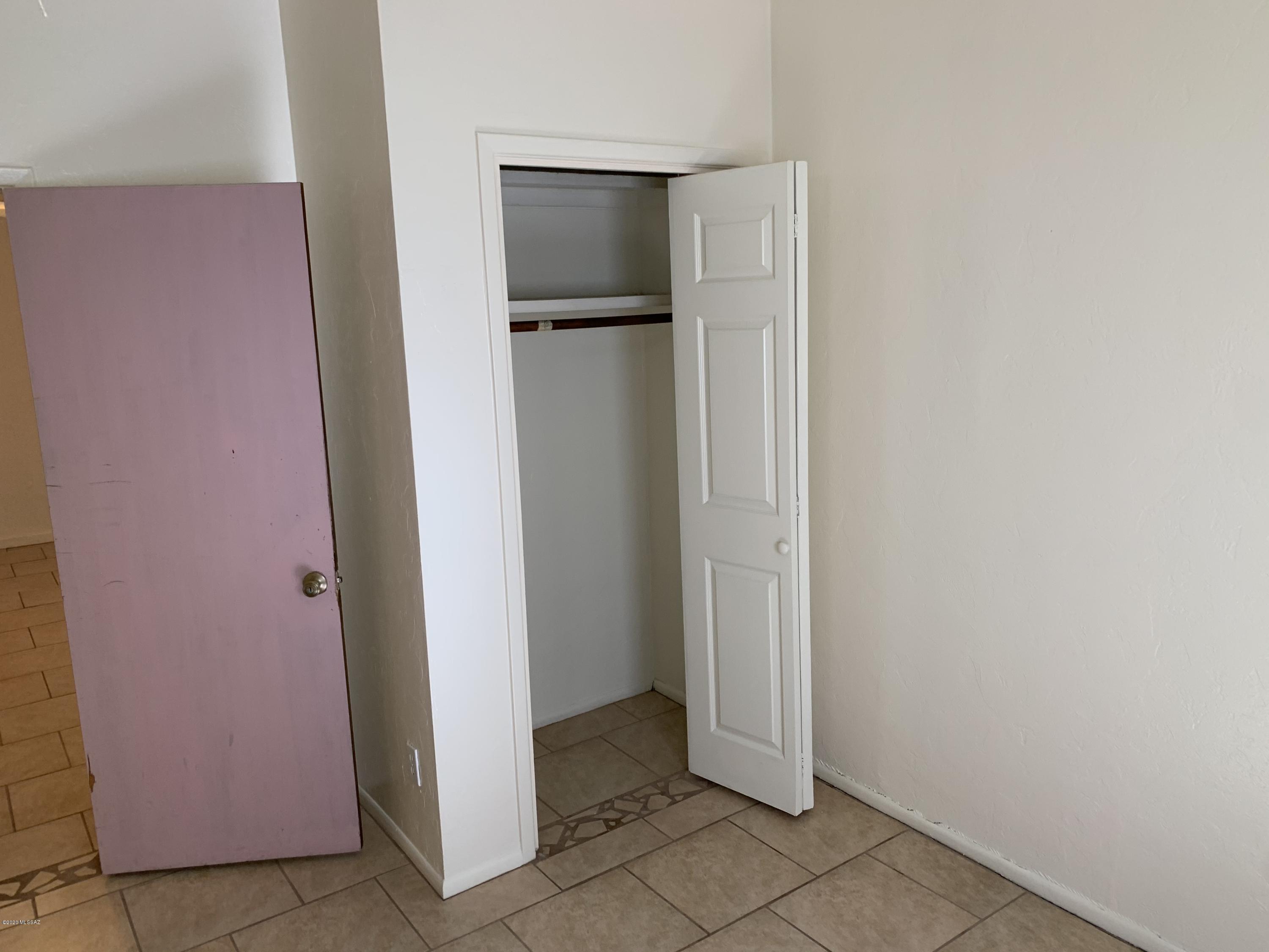 1005 E Water Street Unit: 2