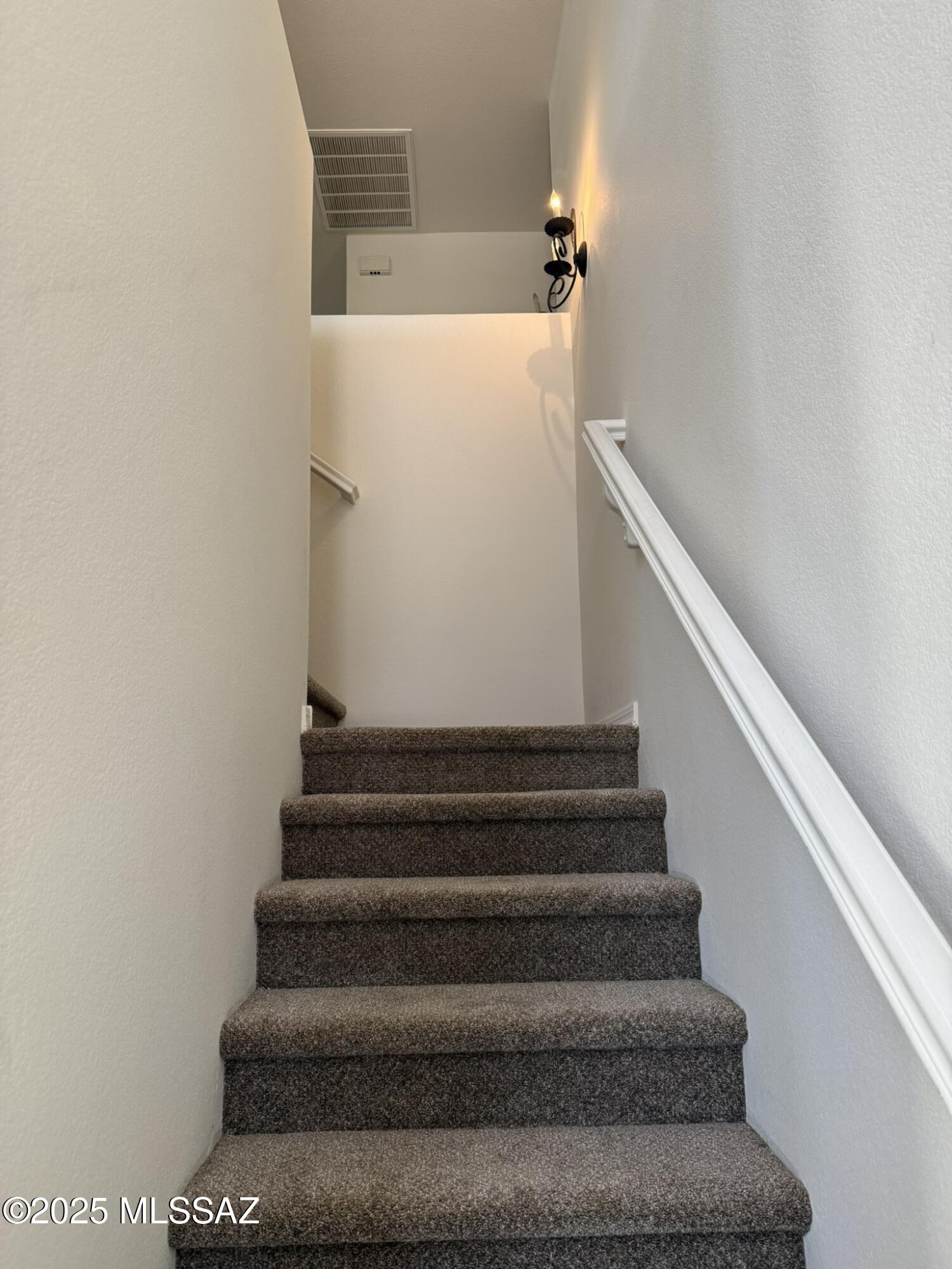 114 E Calle Del Rondador