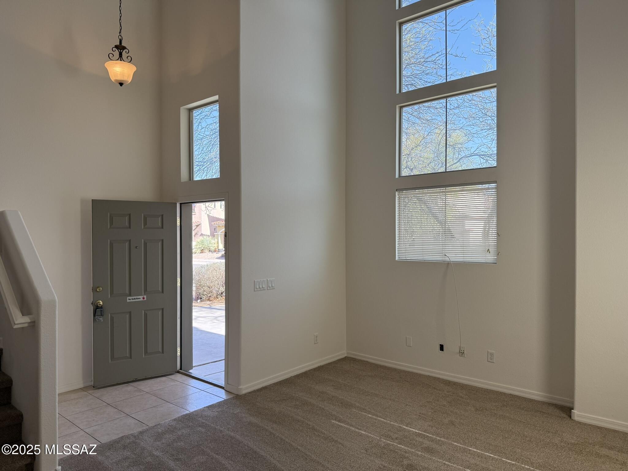 114 E Calle Del Rondador