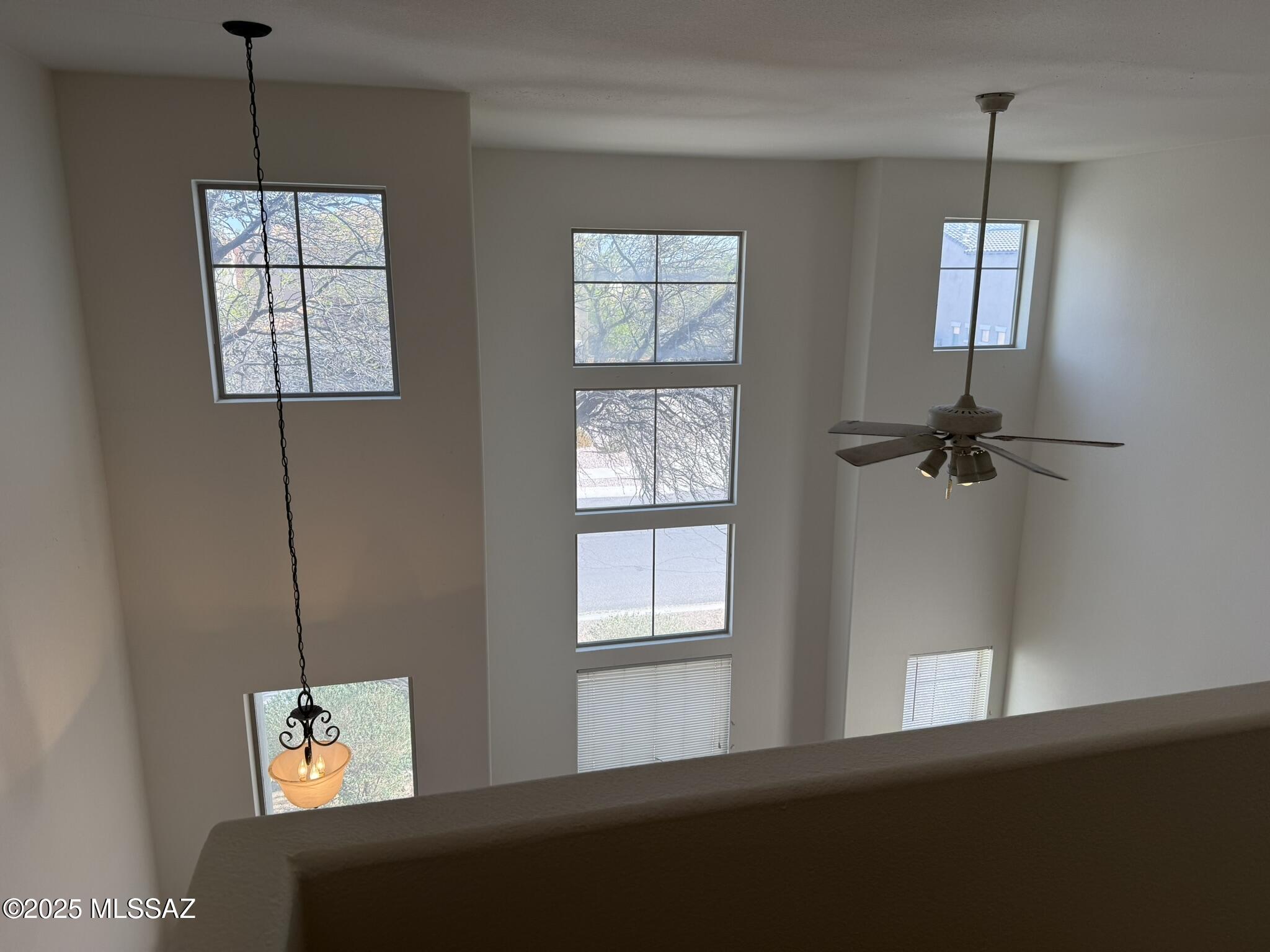 114 E Calle Del Rondador