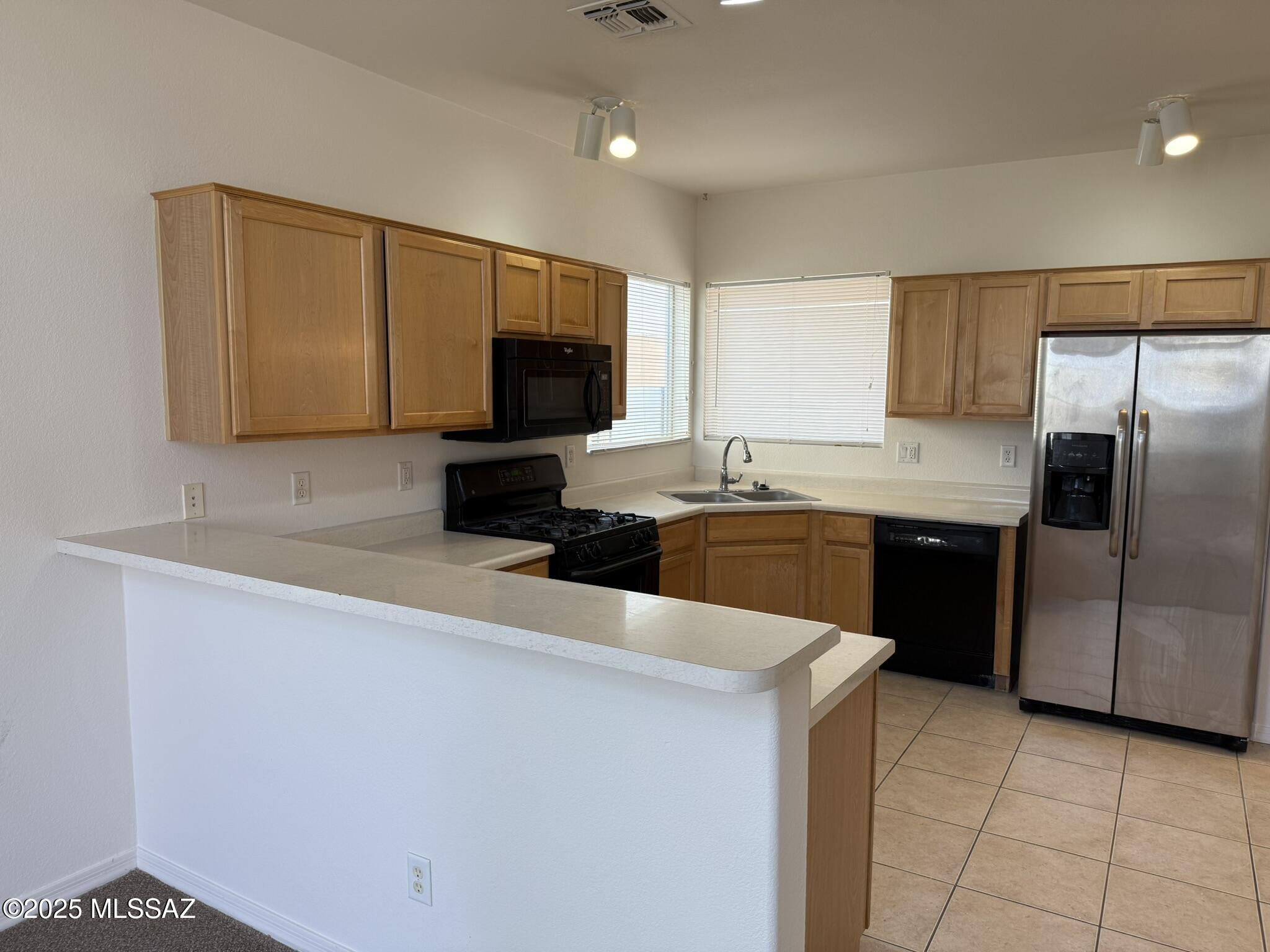 114 E Calle Del Rondador