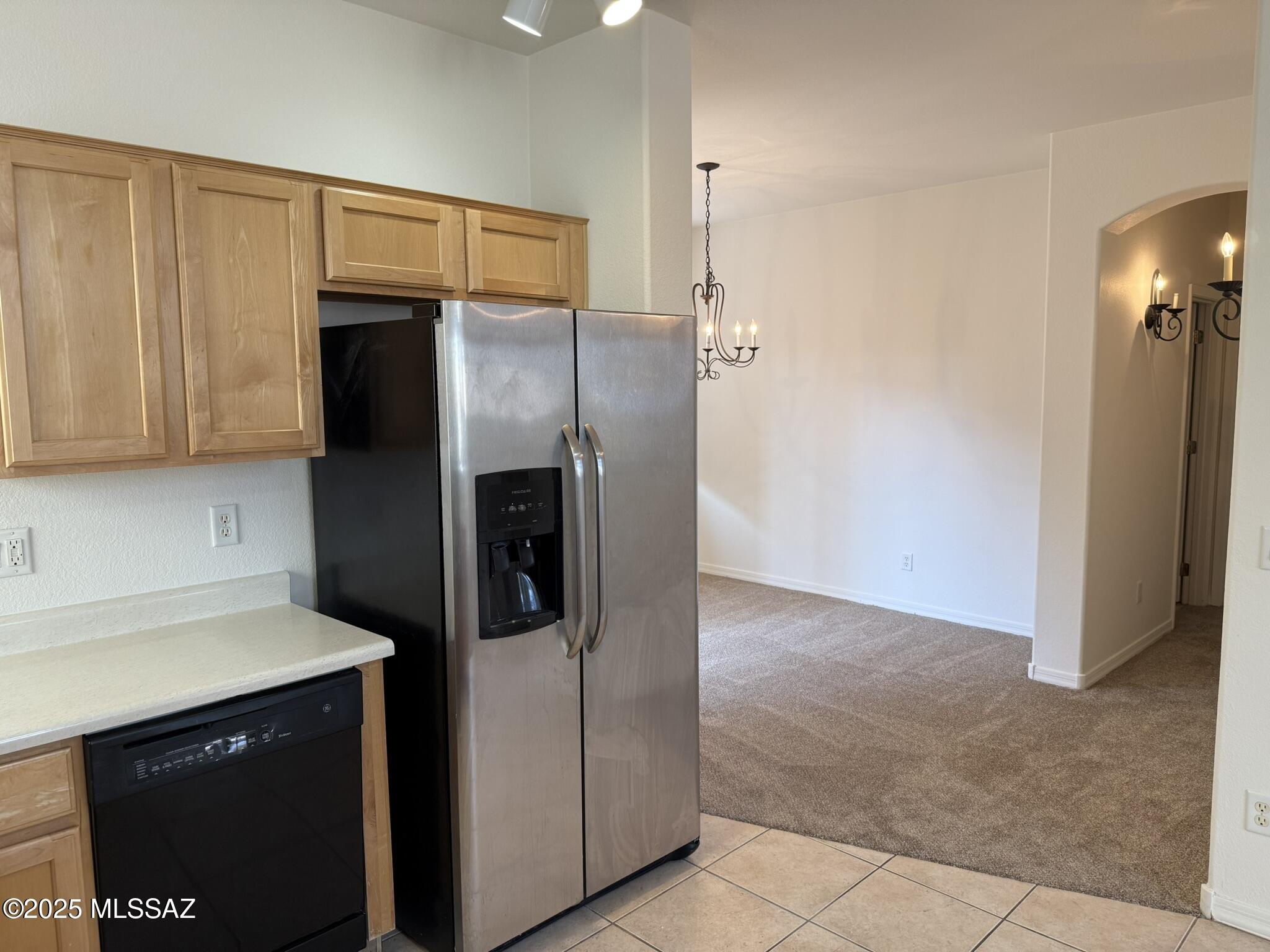 114 E Calle Del Rondador