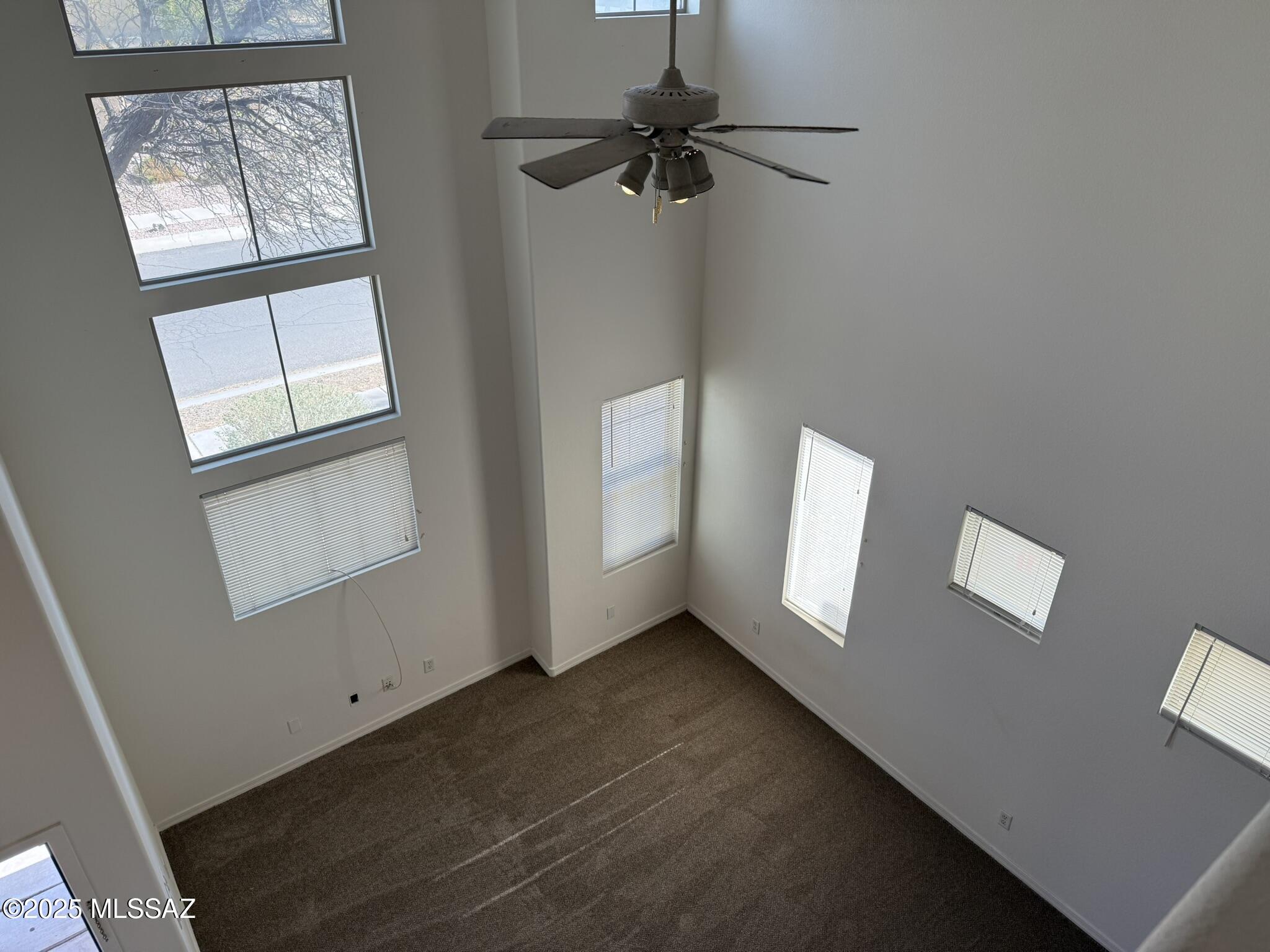 114 E Calle Del Rondador