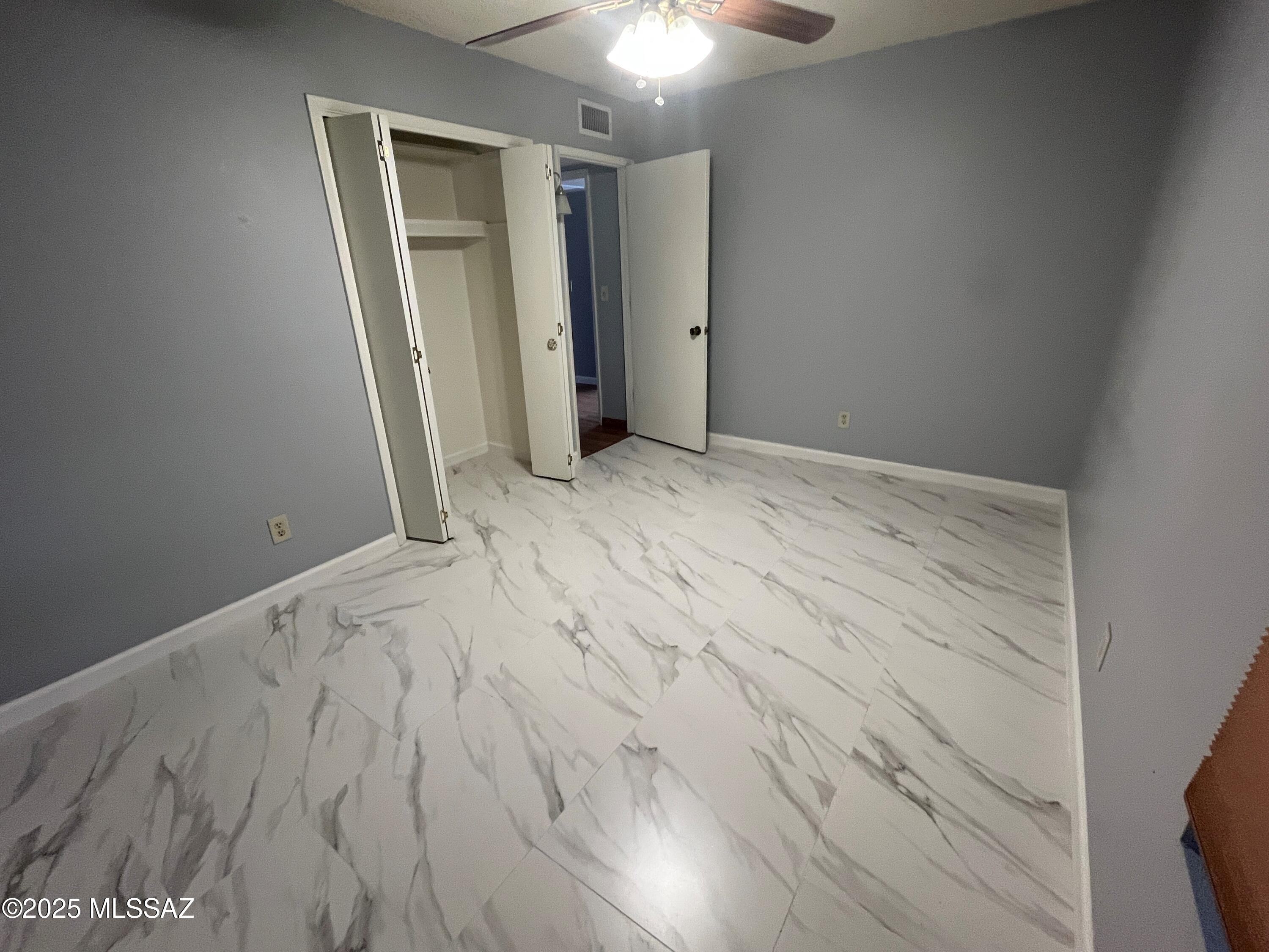 2525 E Prince Road Unit: 14