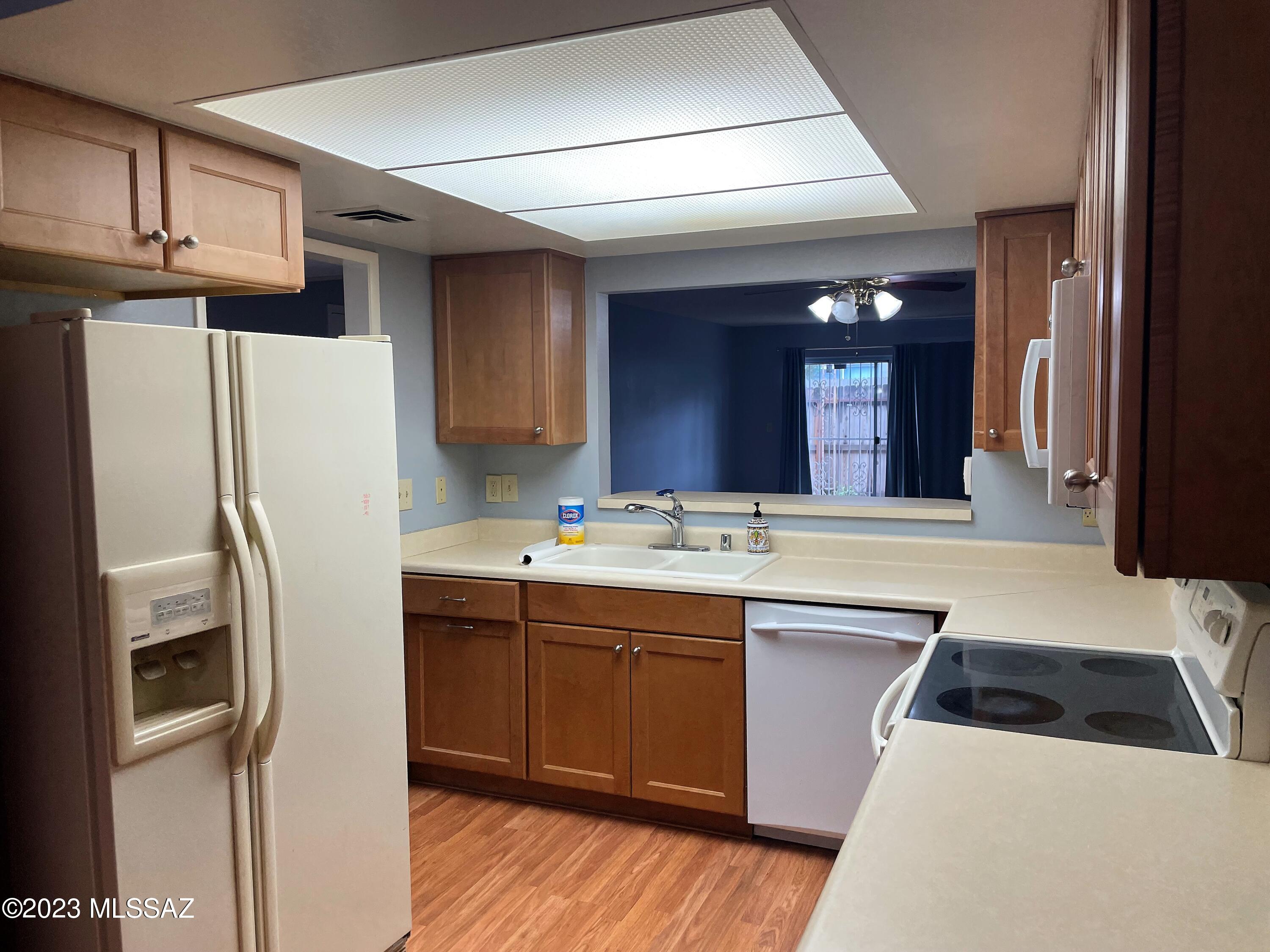 2525 E Prince Road Unit: 14