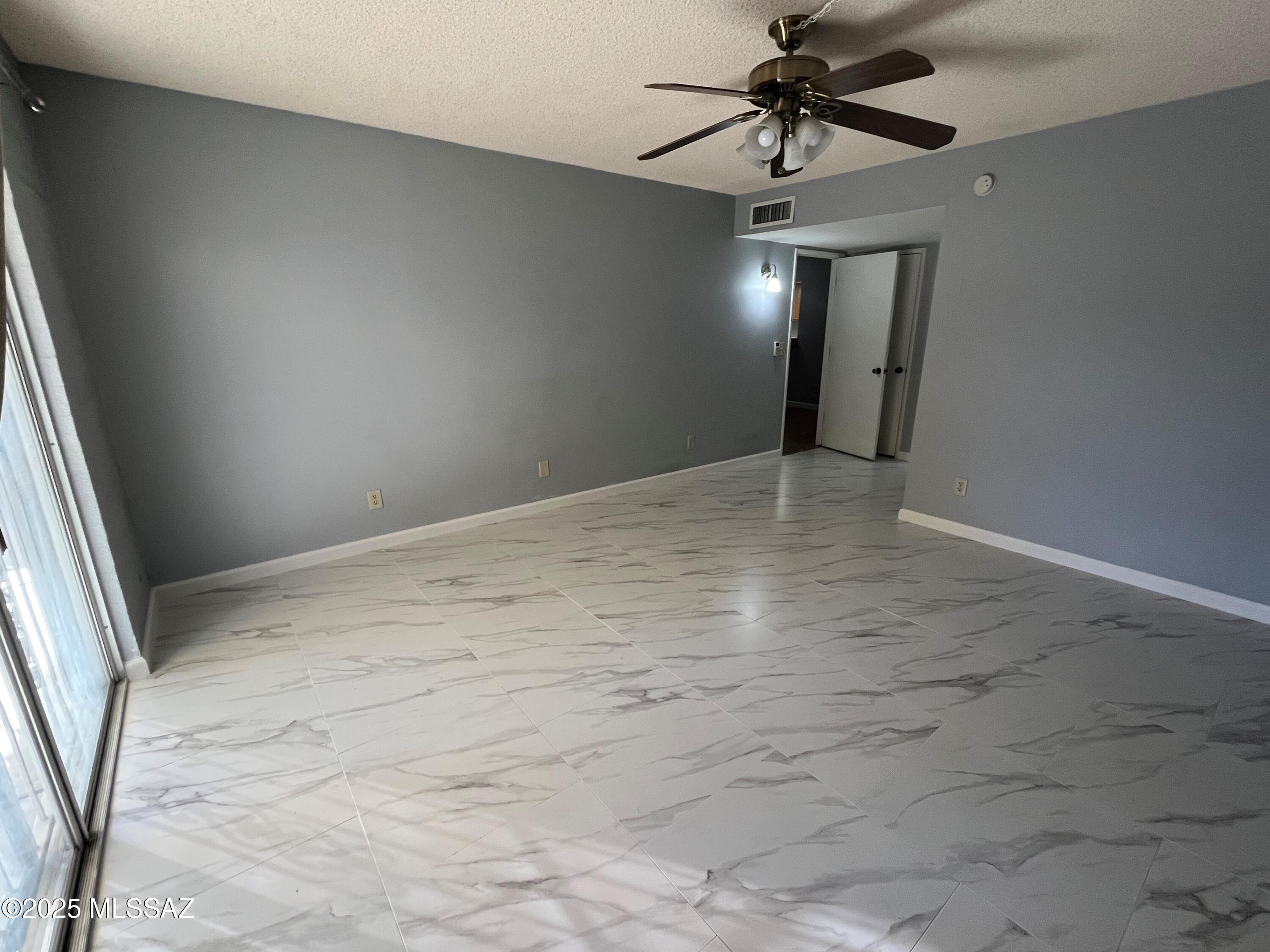 2525 E Prince Road Unit: 14