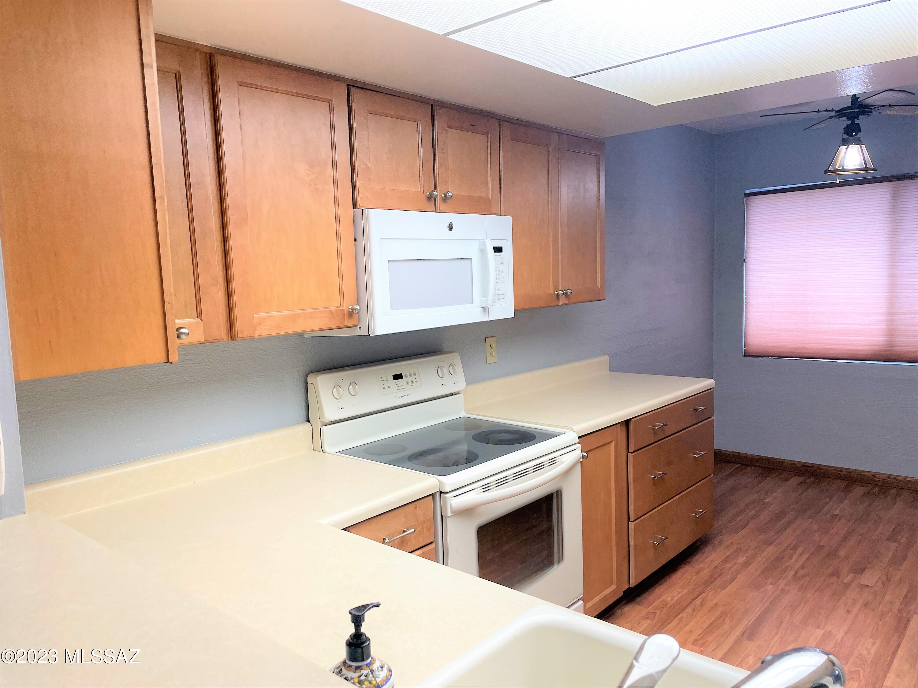 2525 E Prince Road Unit: 14