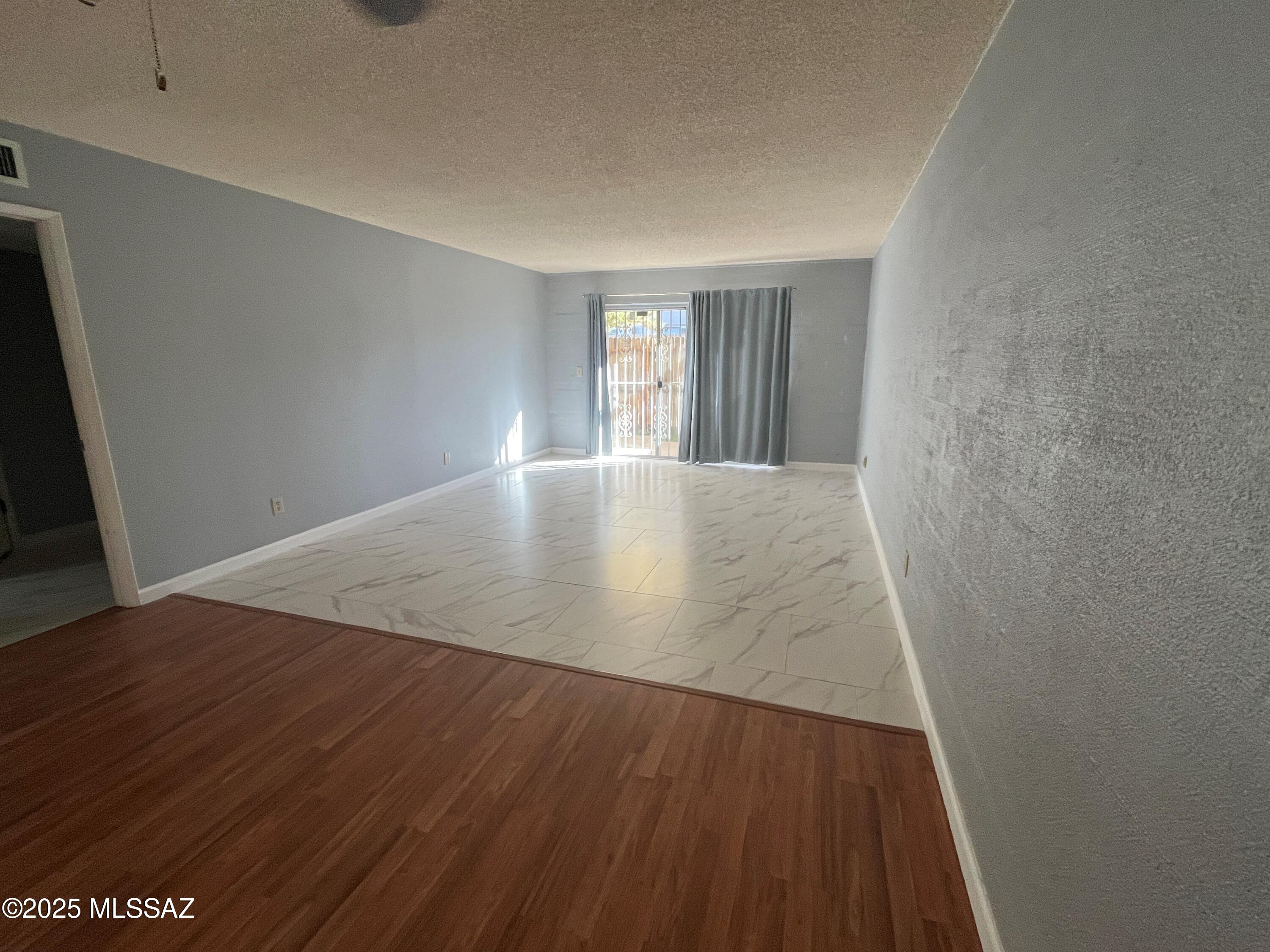 2525 E Prince Road Unit: 14