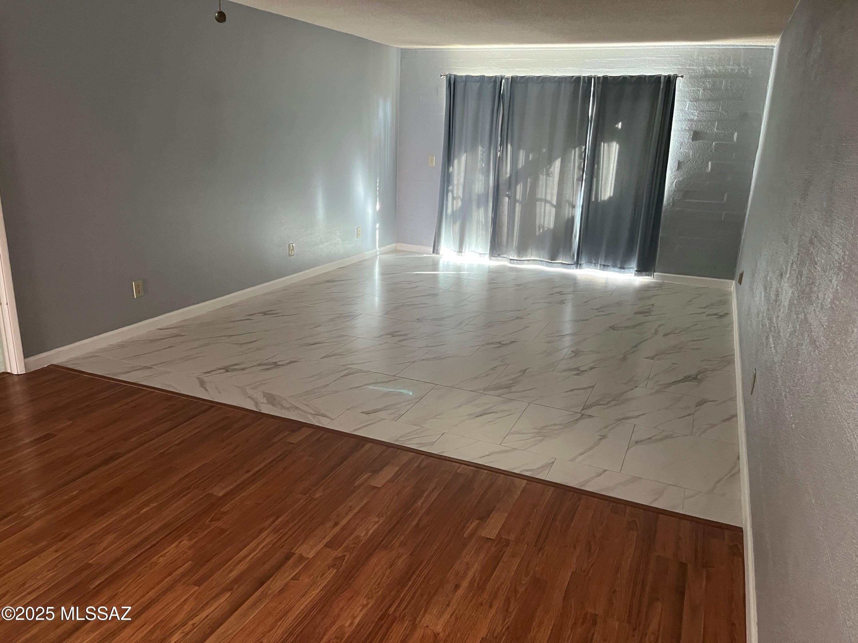 2525 E Prince Road Unit: 14