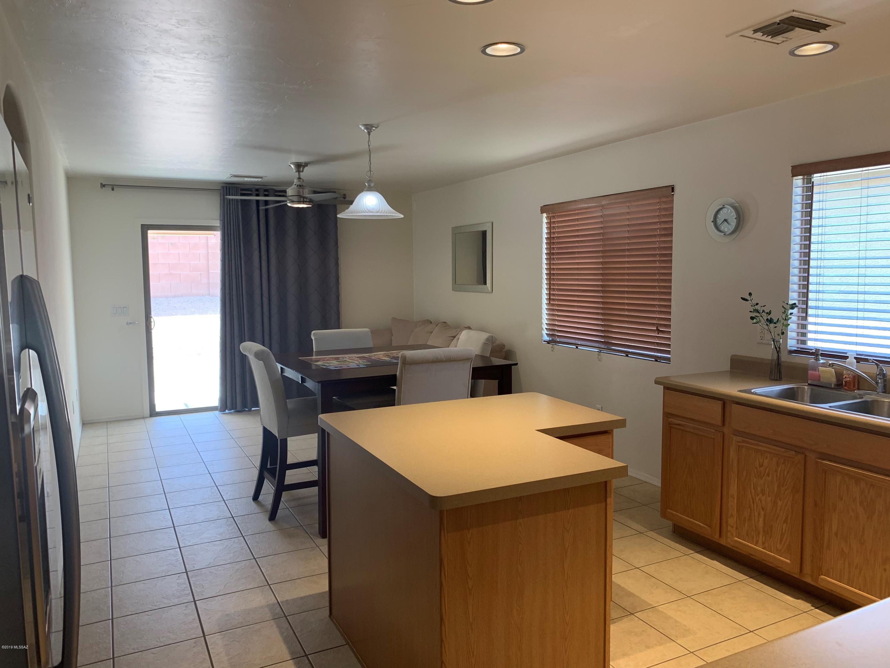 3994 E Agate Knoll Drive