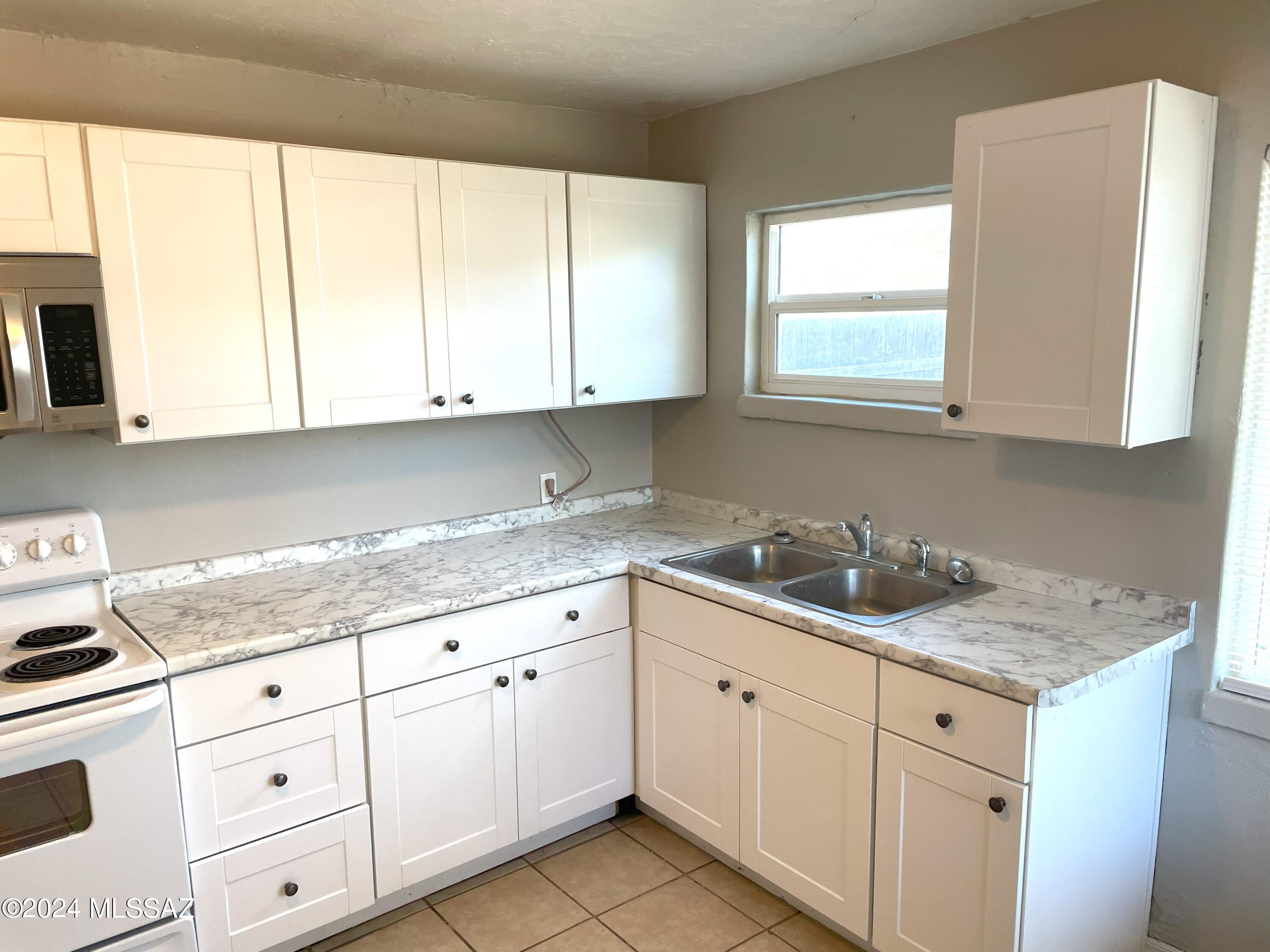 2638 N Columbus Boulevard Unit: 1