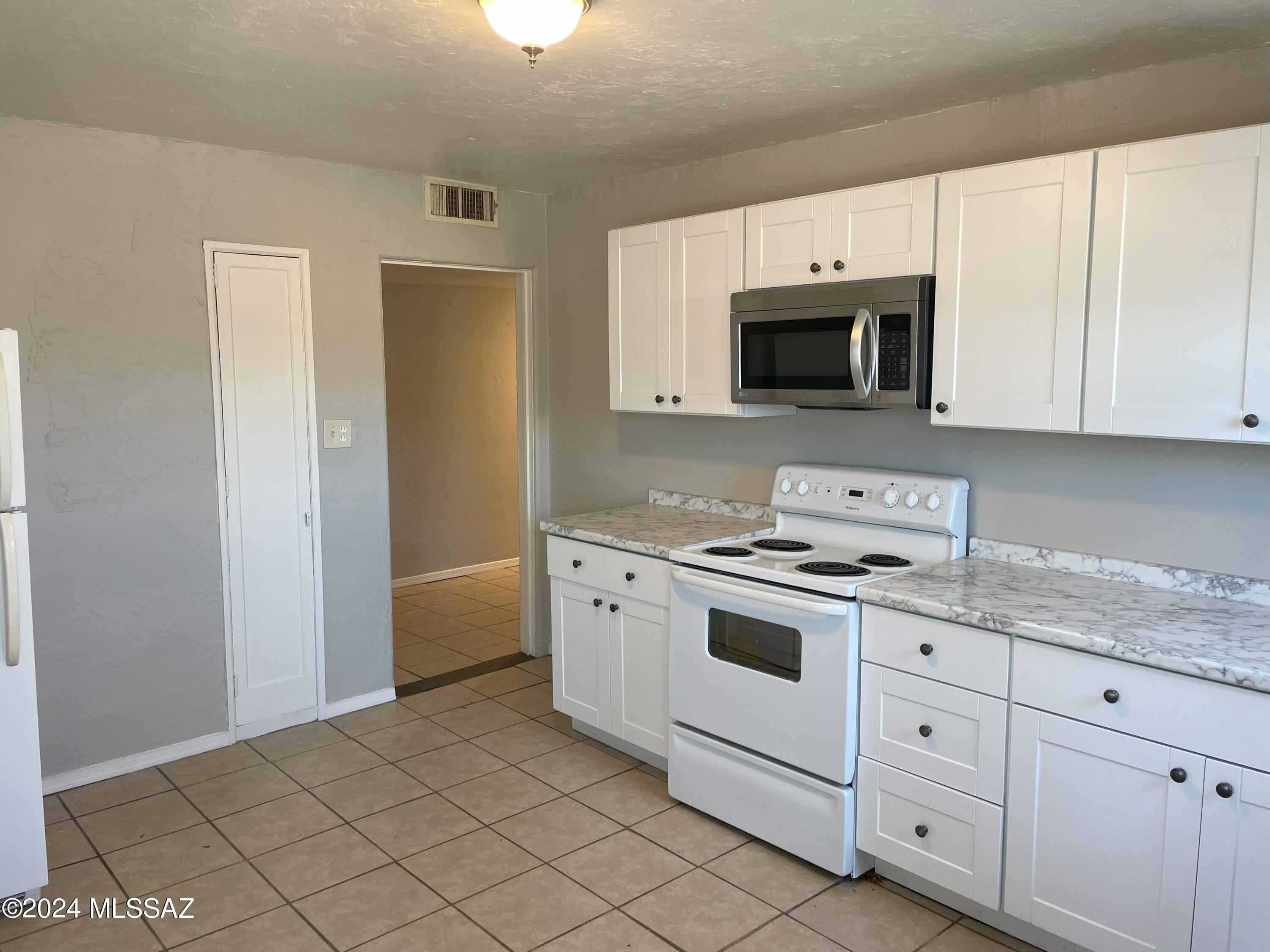 2638 N Columbus Boulevard Unit: 1