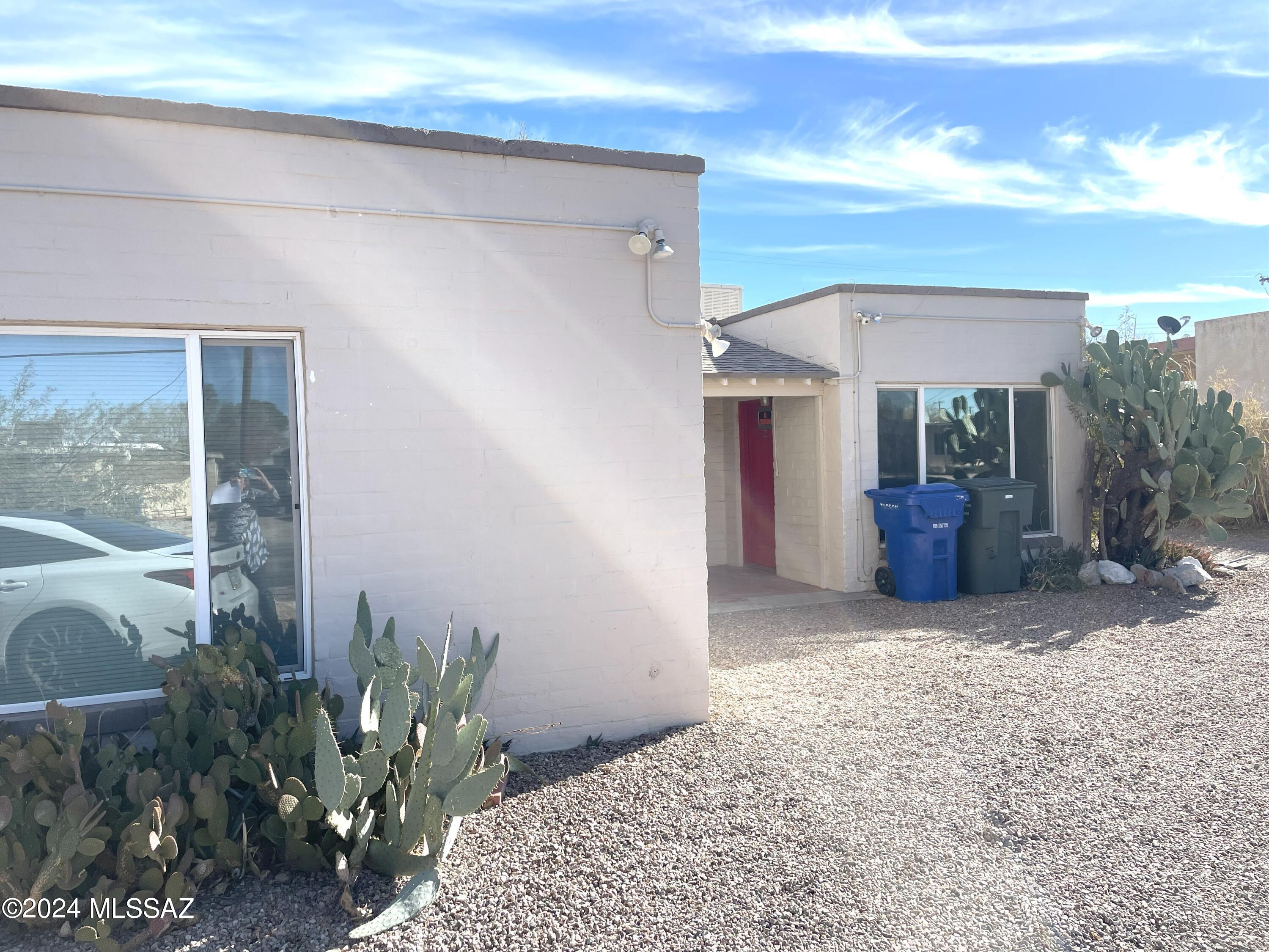 2638 N Columbus Boulevard Unit: 1