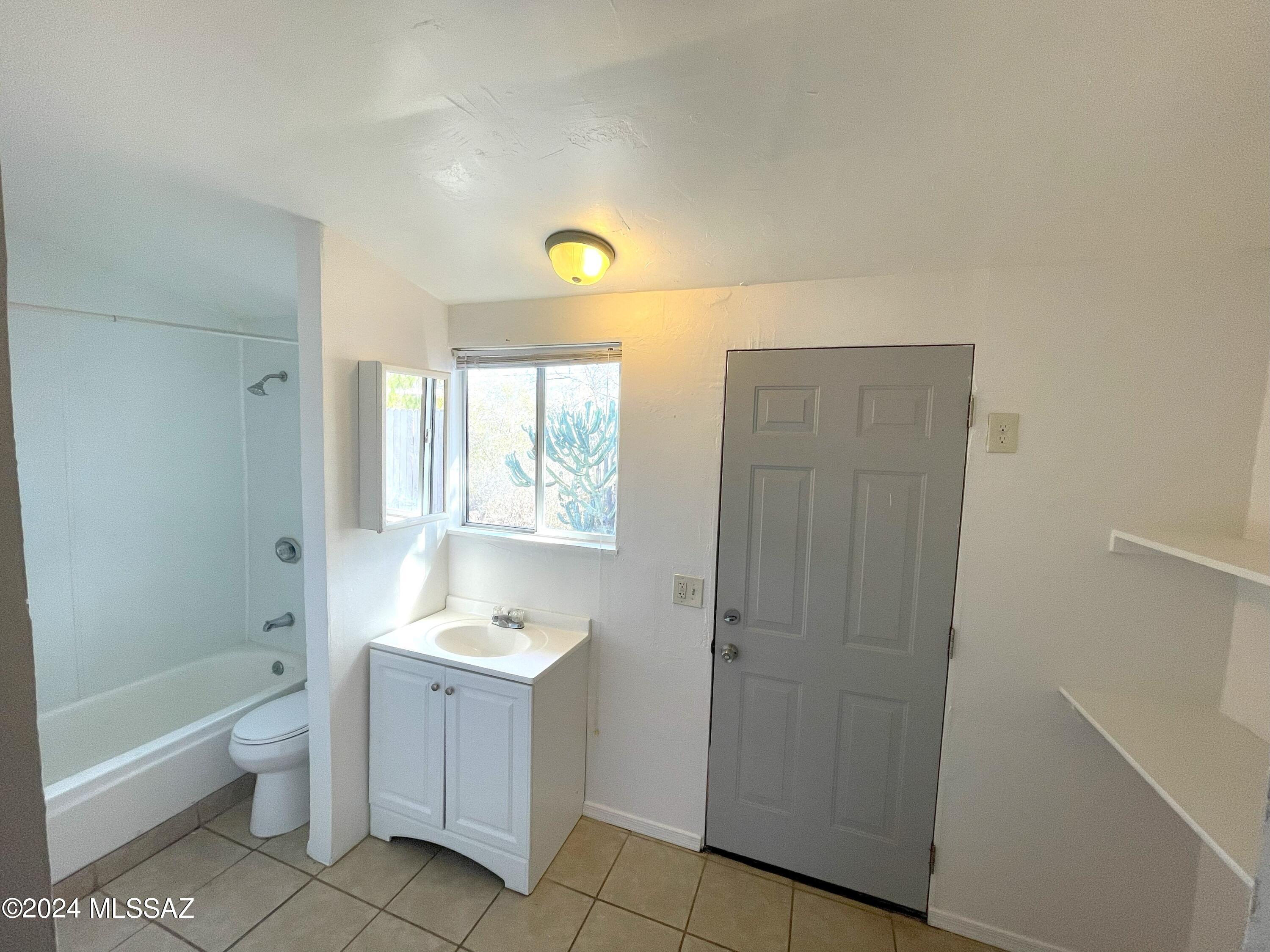 2638 N Columbus Boulevard Unit: 1