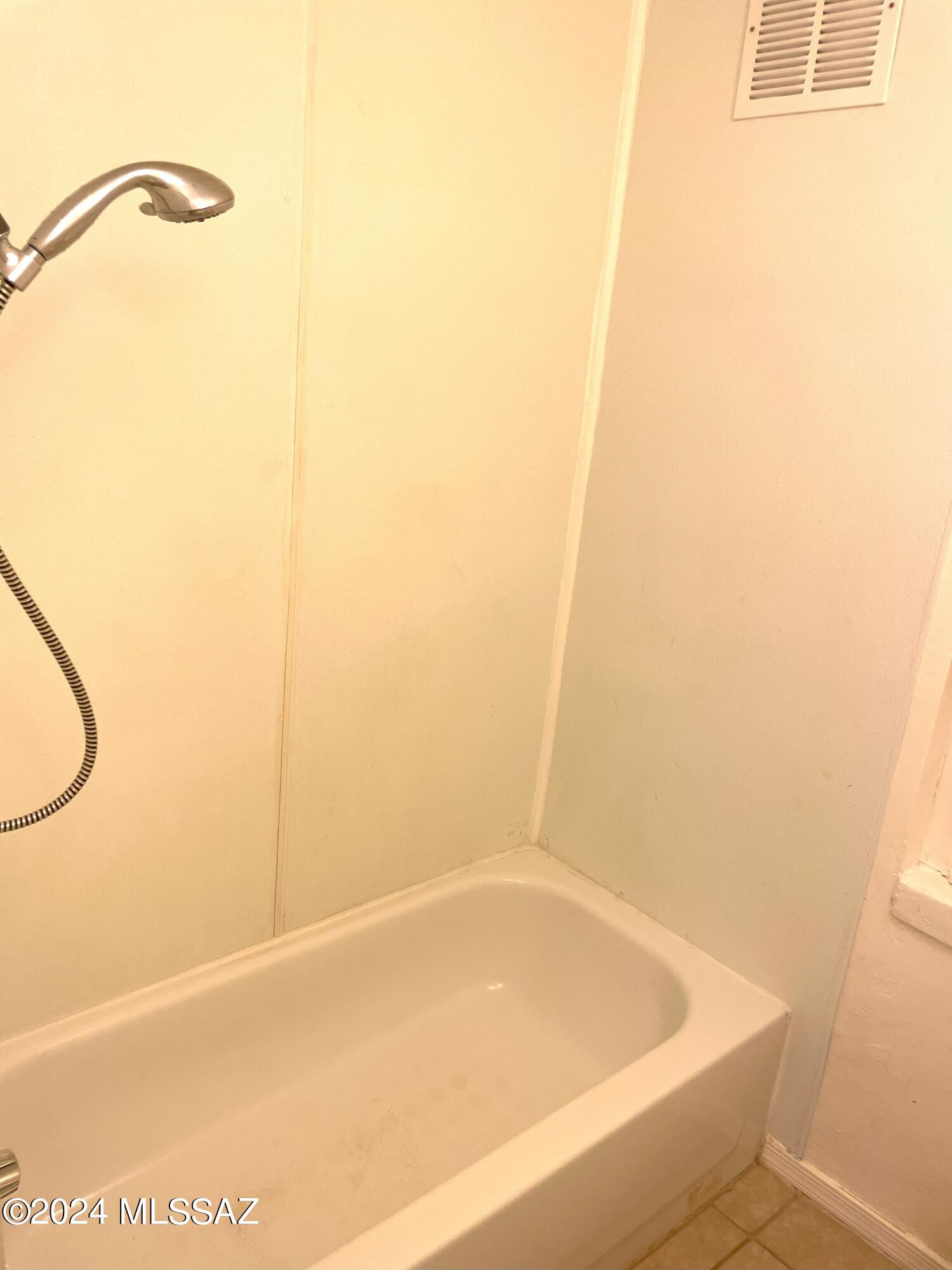 2638 N Columbus Boulevard Unit: 1