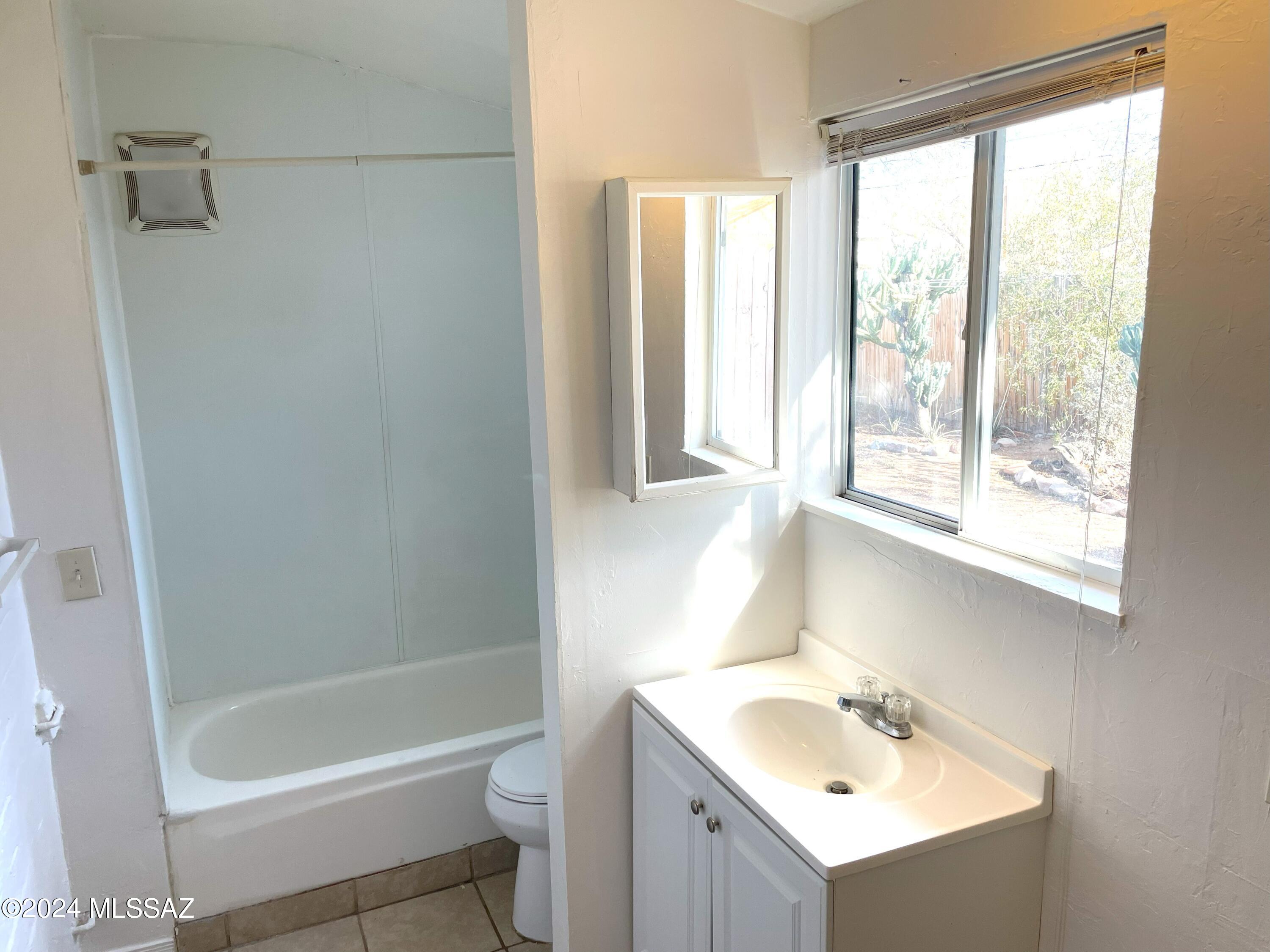 2638 N Columbus Boulevard Unit: 1