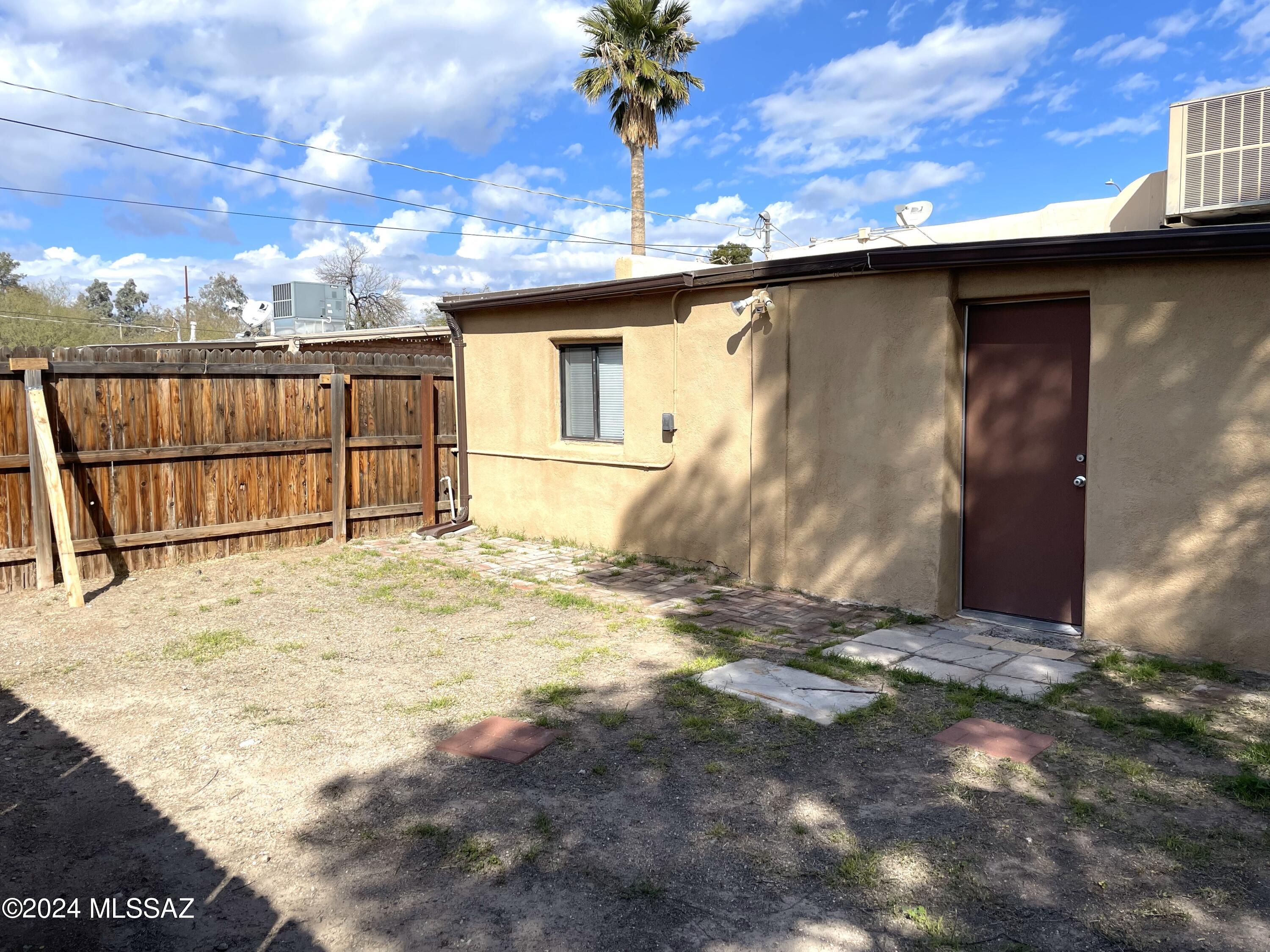 1307 W St Clair Street Unit: 1