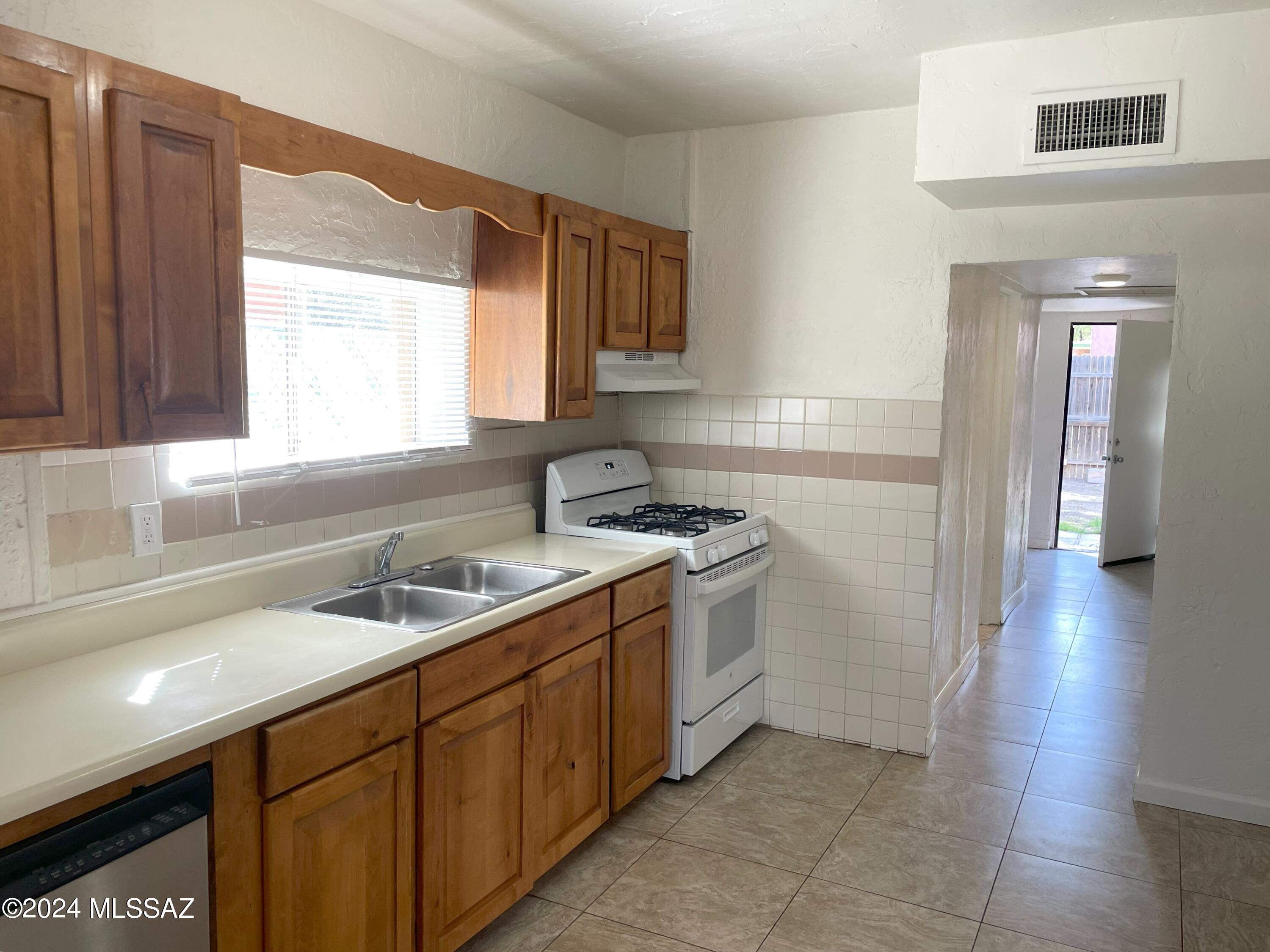 1307 W St Clair Street Unit: 1