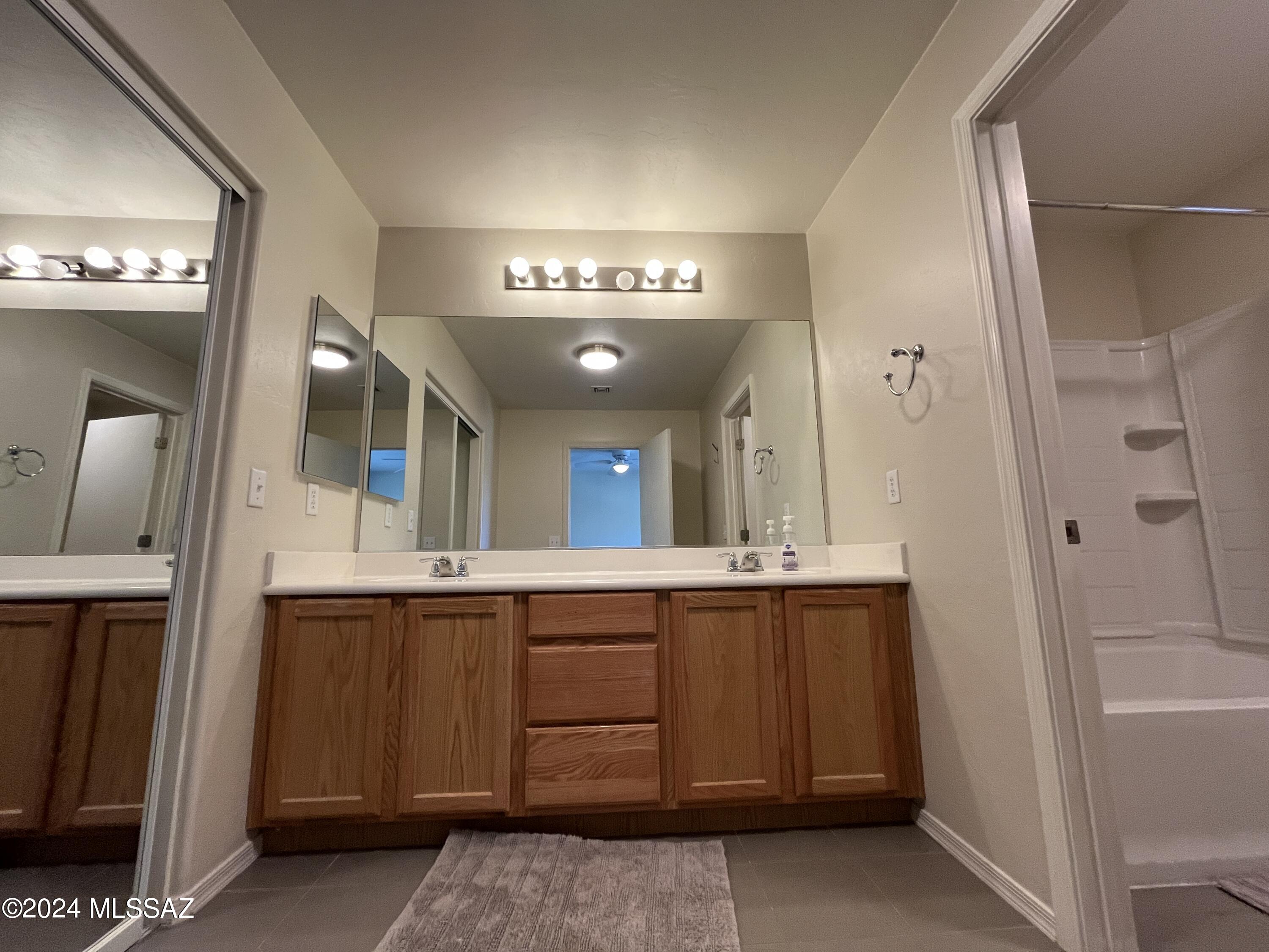 6002 S Cedar Elm Lane