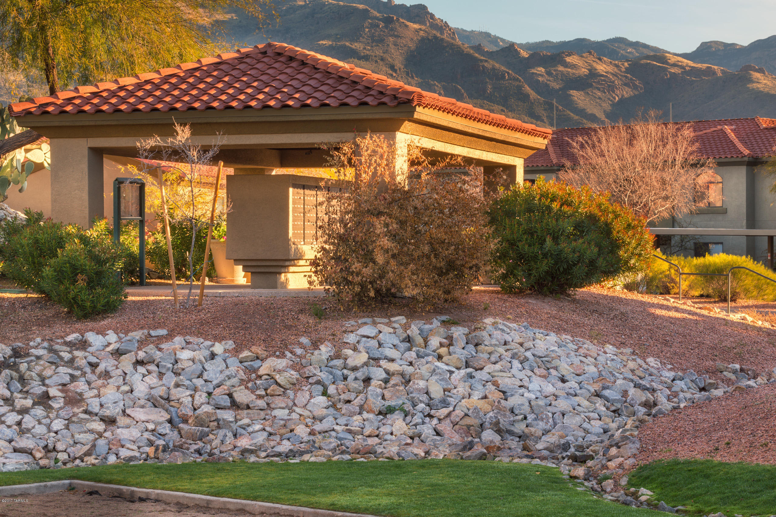 5751 N Kolb Road Unit: 2103