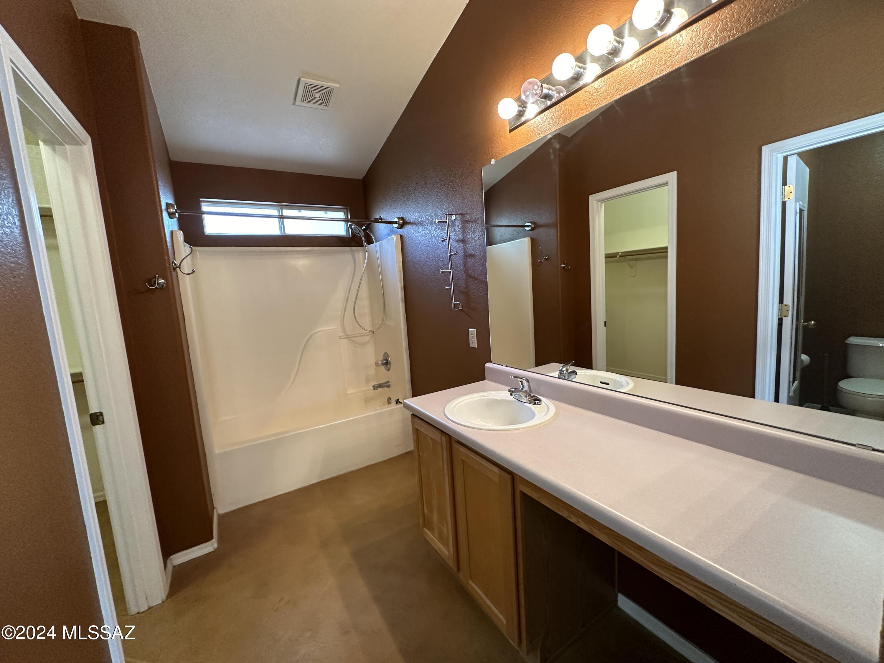 8673 S Desert Dove Drive