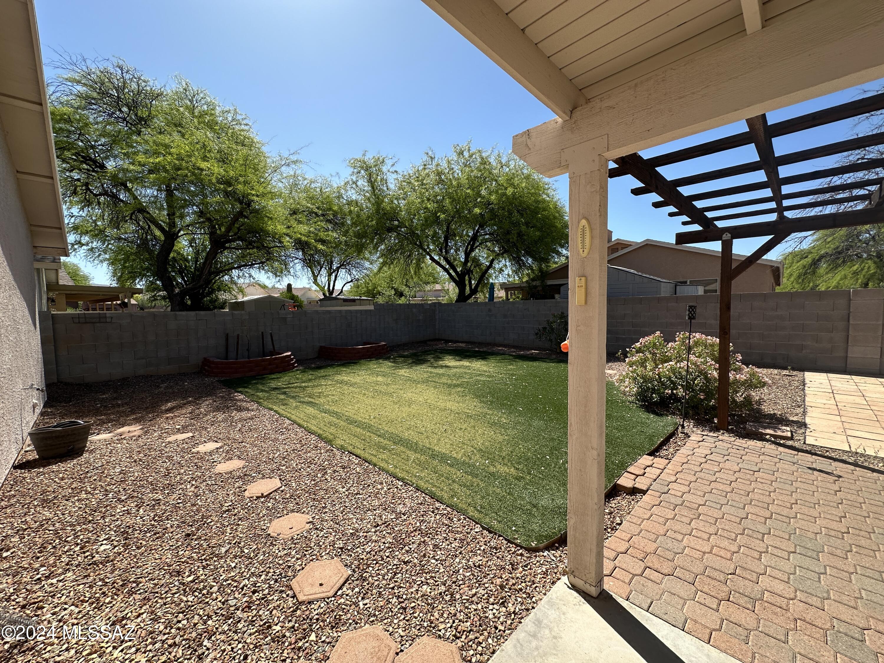 8673 S Desert Dove Drive