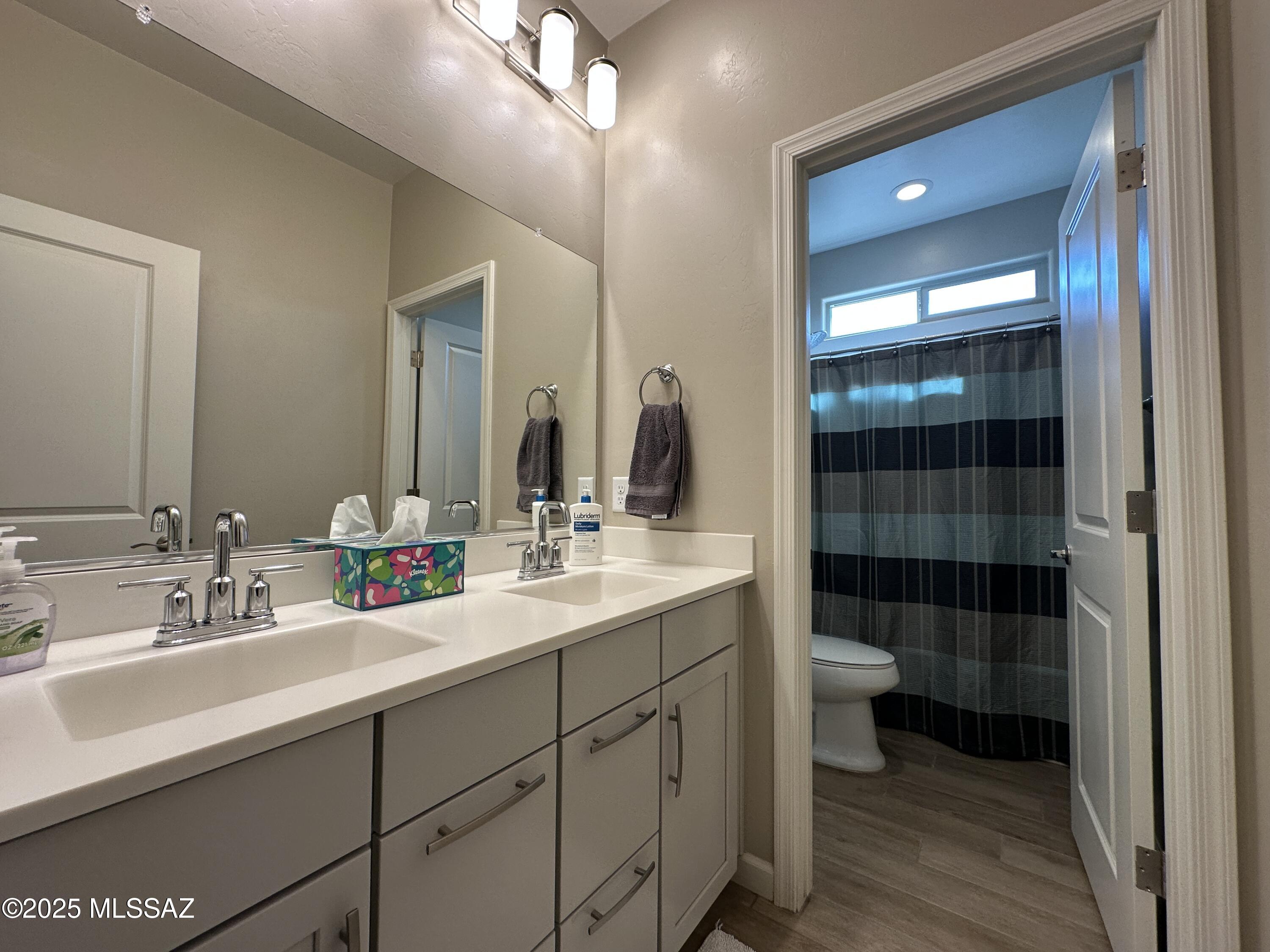 2238 W Azure Creek Loop