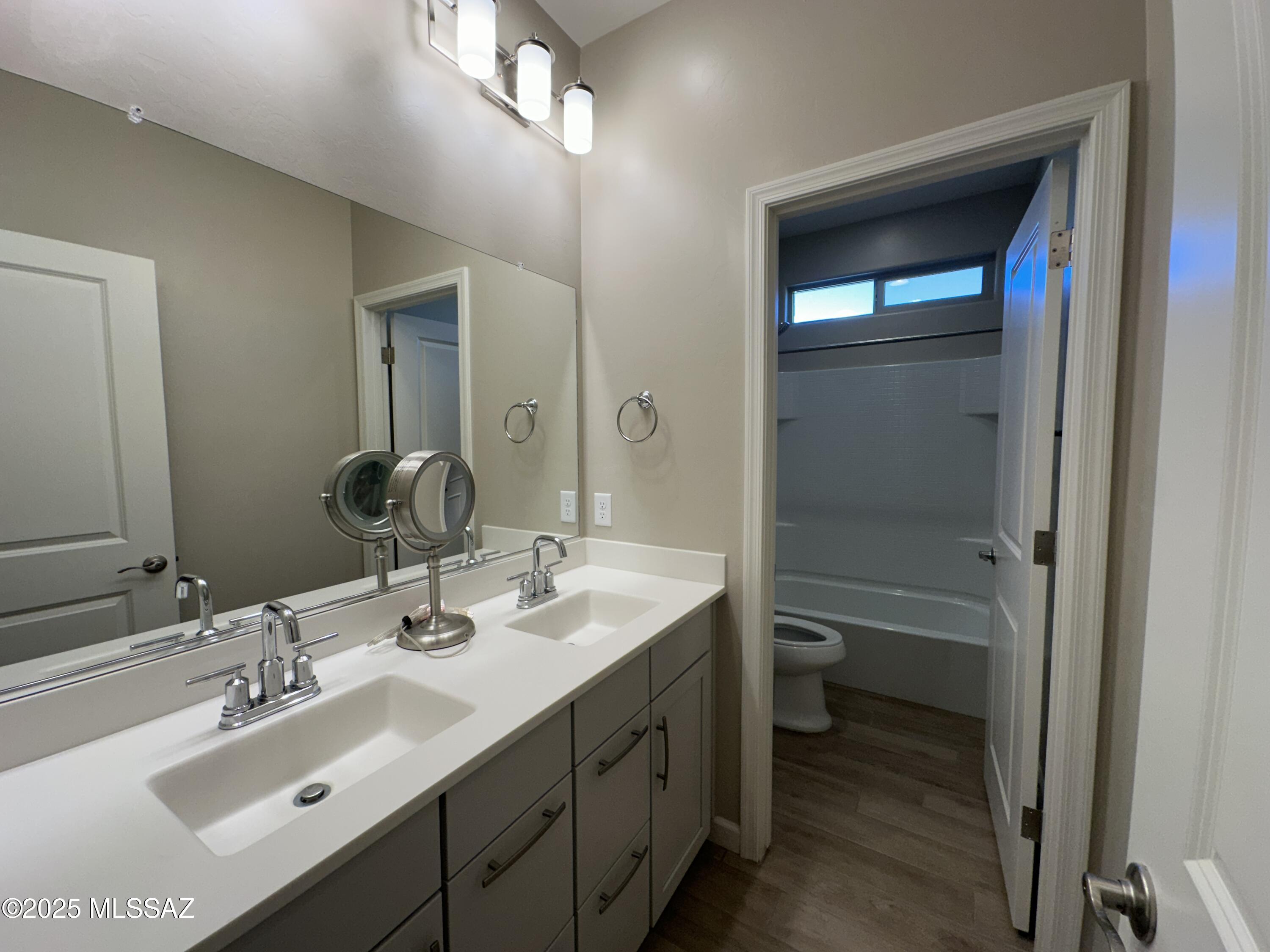 2238 W Azure Creek Loop