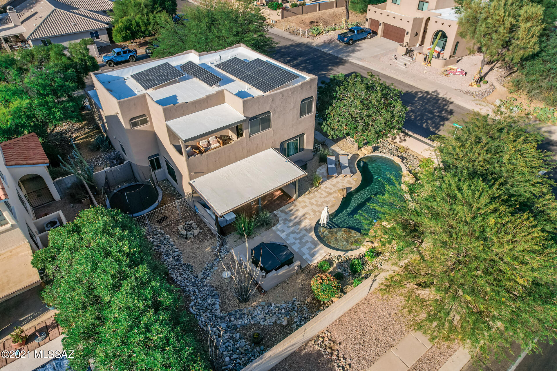 65 W Blackstone Road