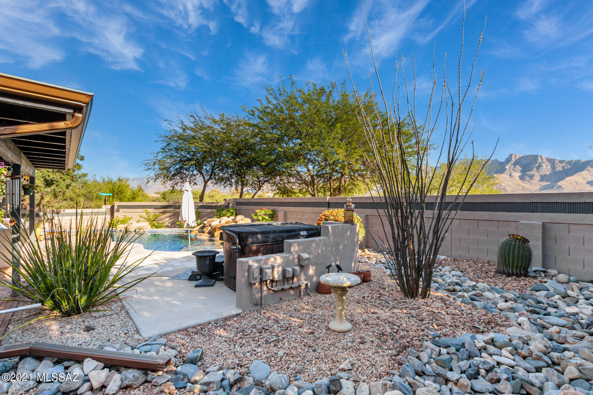 65 W Blackstone Road