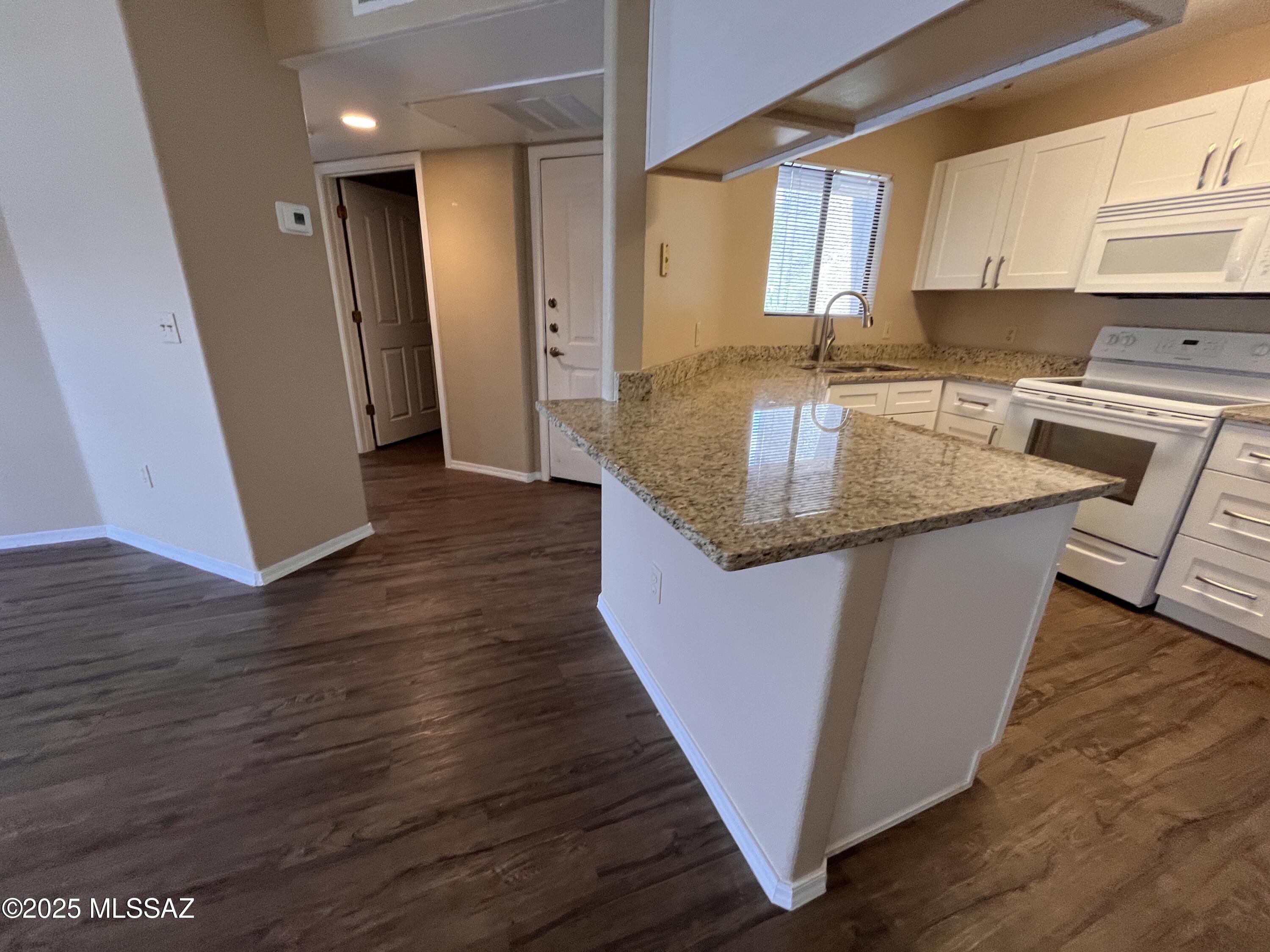 5751 N Kolb Road Unit: 42104